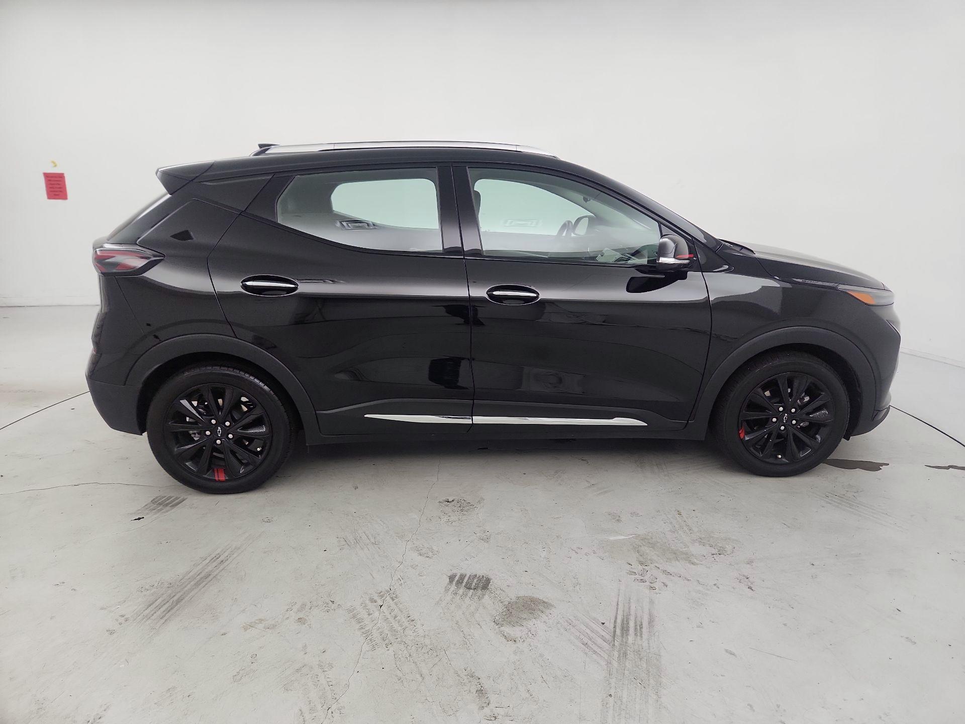 Thumbnail: 2023 Chevrolet Bolt EUV - 4