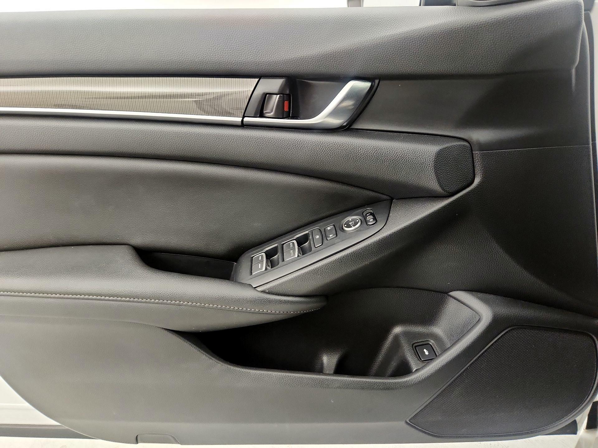 Thumbnail: 2019 Honda Accord - 12