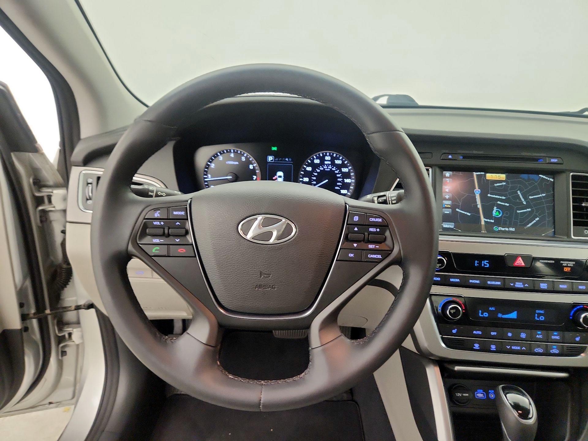 Thumbnail: 2015 Hyundai Sonata - 10