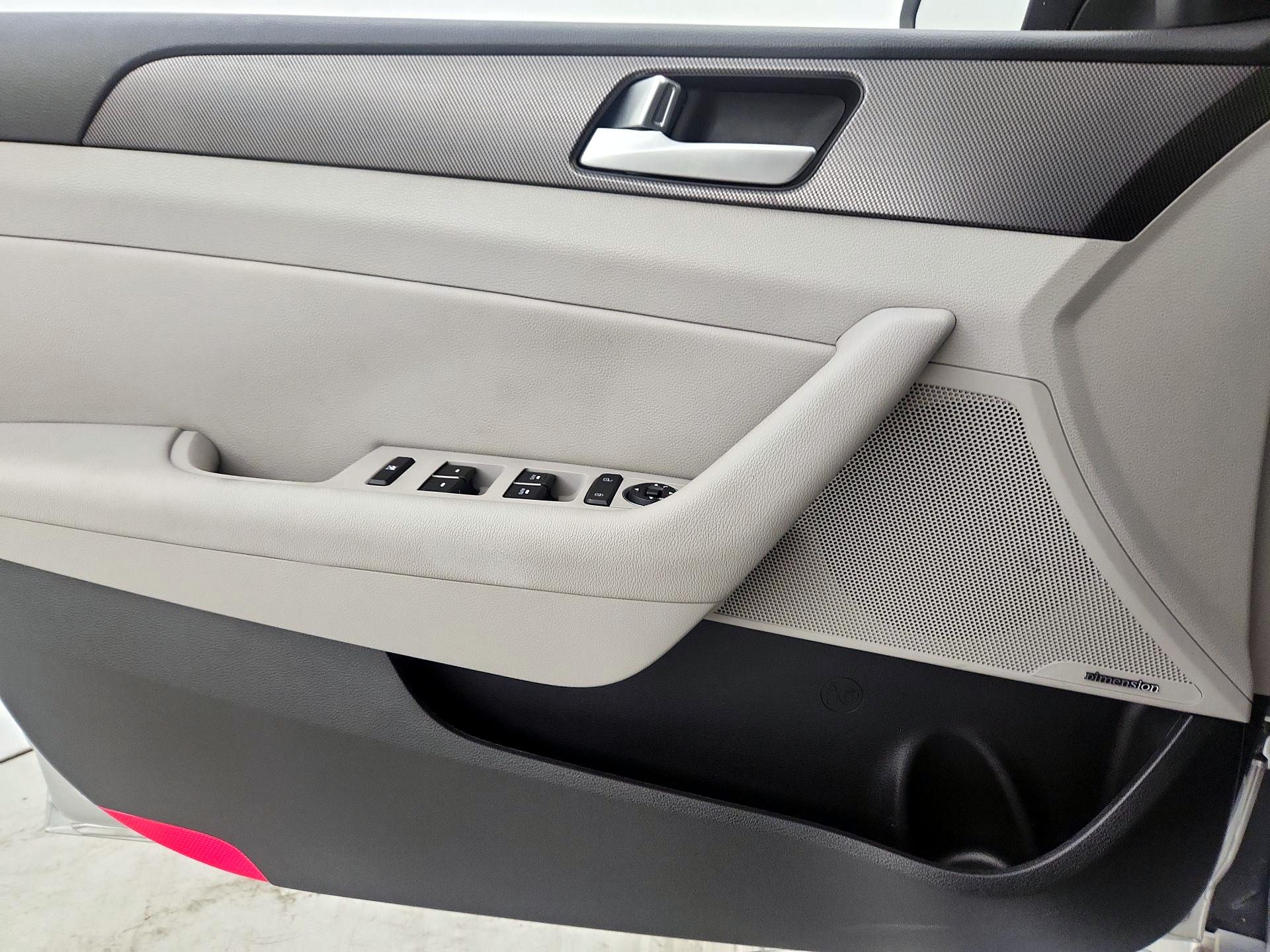 Thumbnail: 2015 Hyundai Sonata - 12