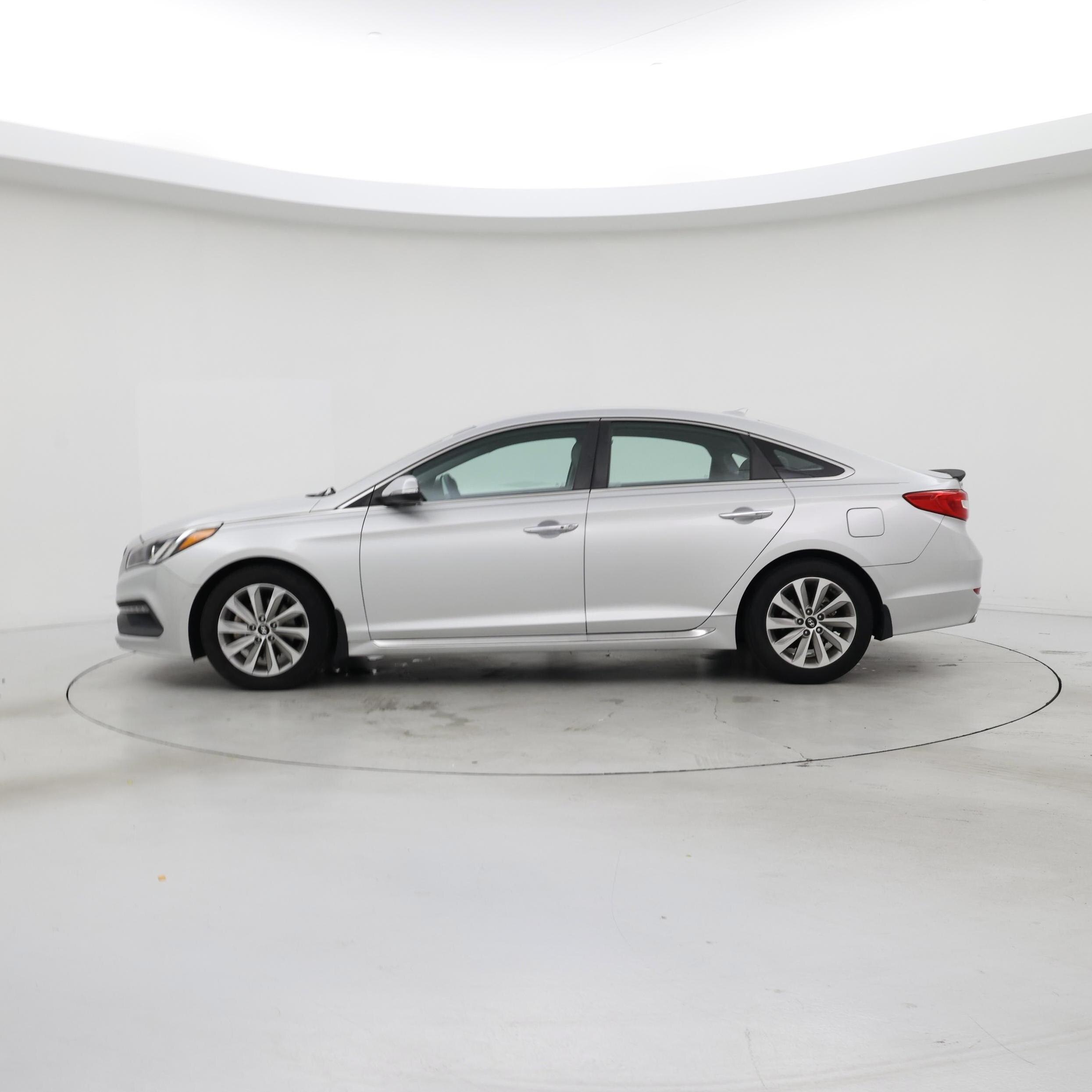 Thumbnail: 2015 Hyundai Sonata - 3