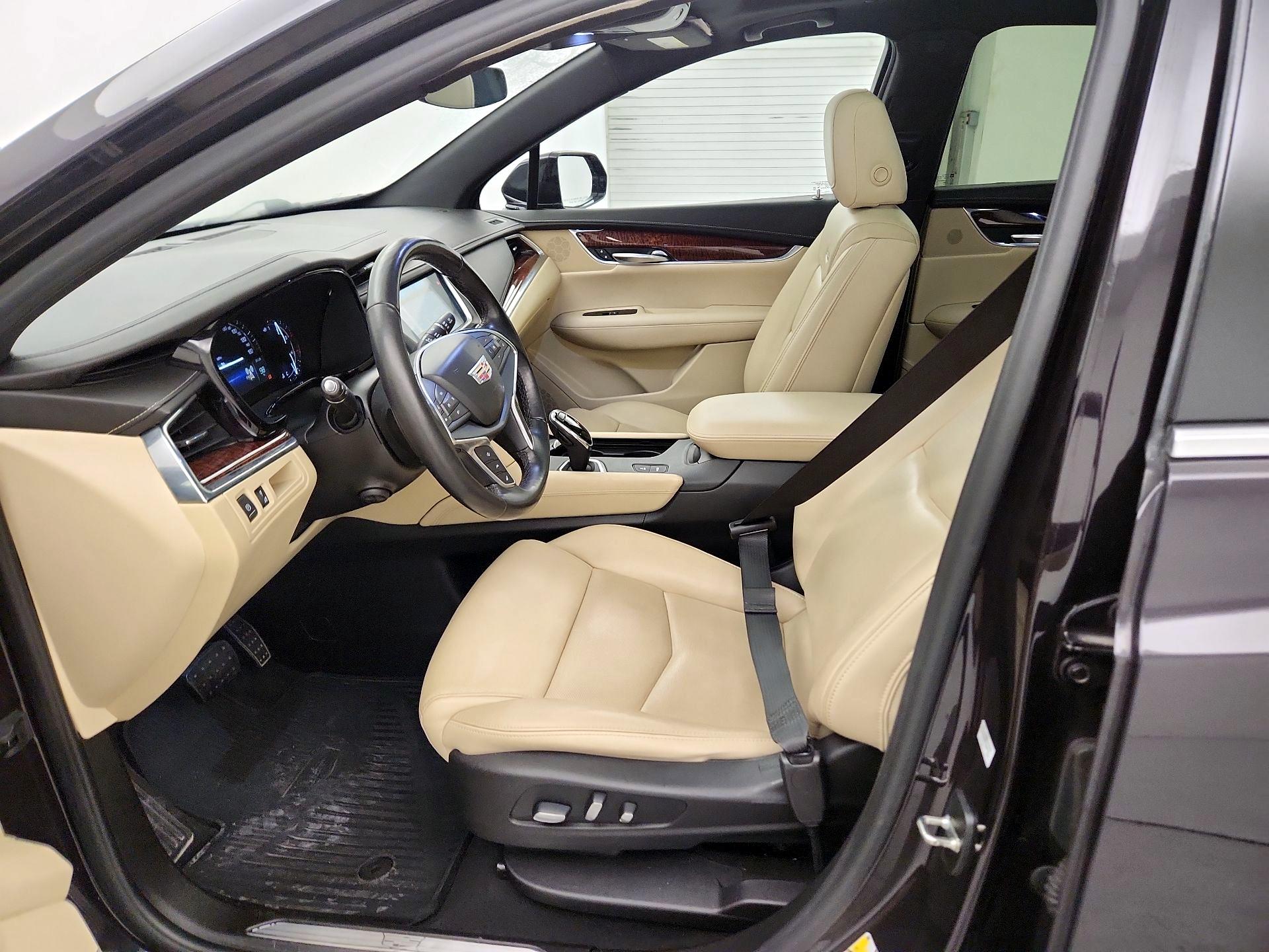 Thumbnail: 2018 Cadillac XT5 - 11