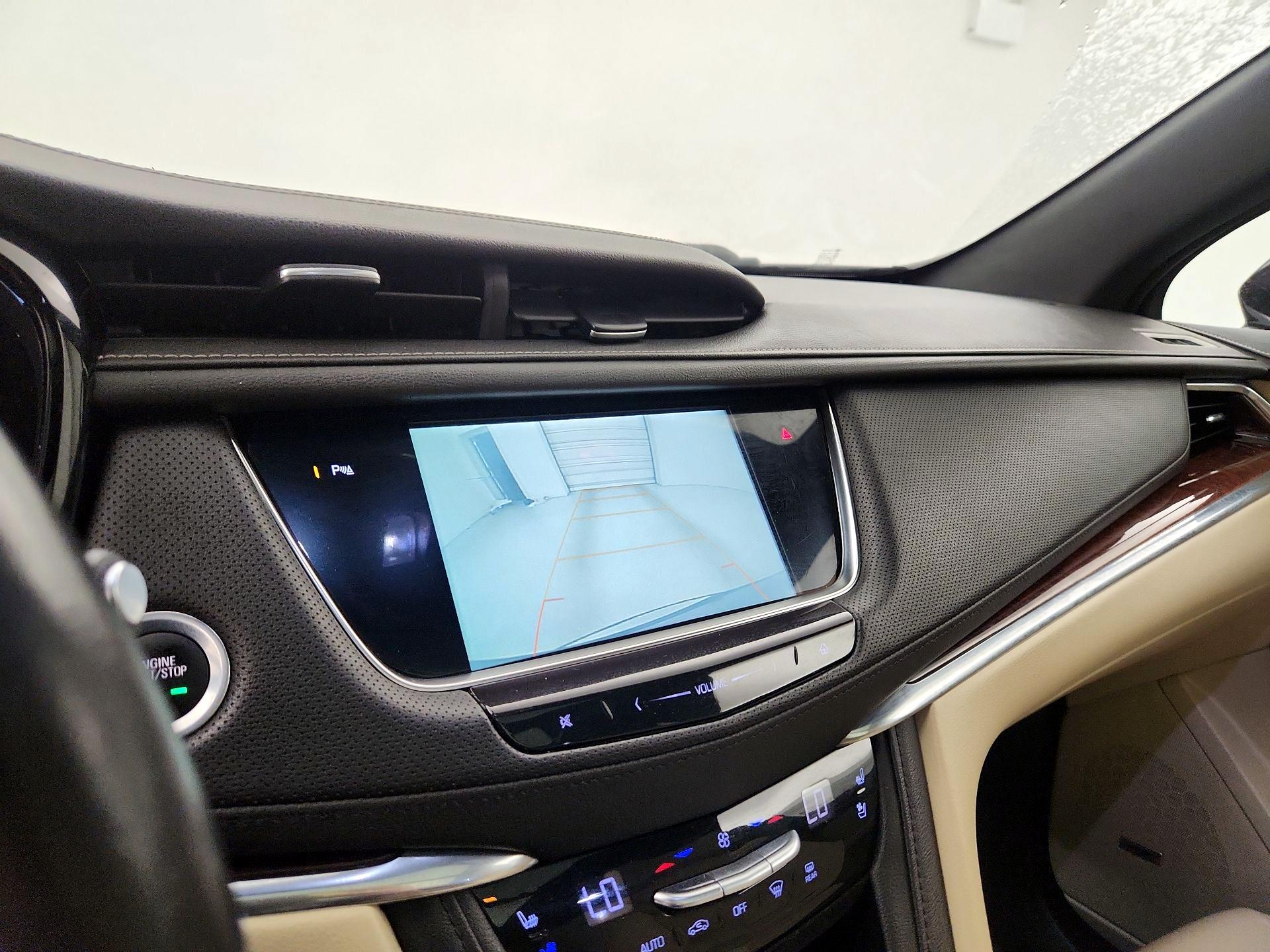 Thumbnail: 2018 Cadillac XT5 - 15