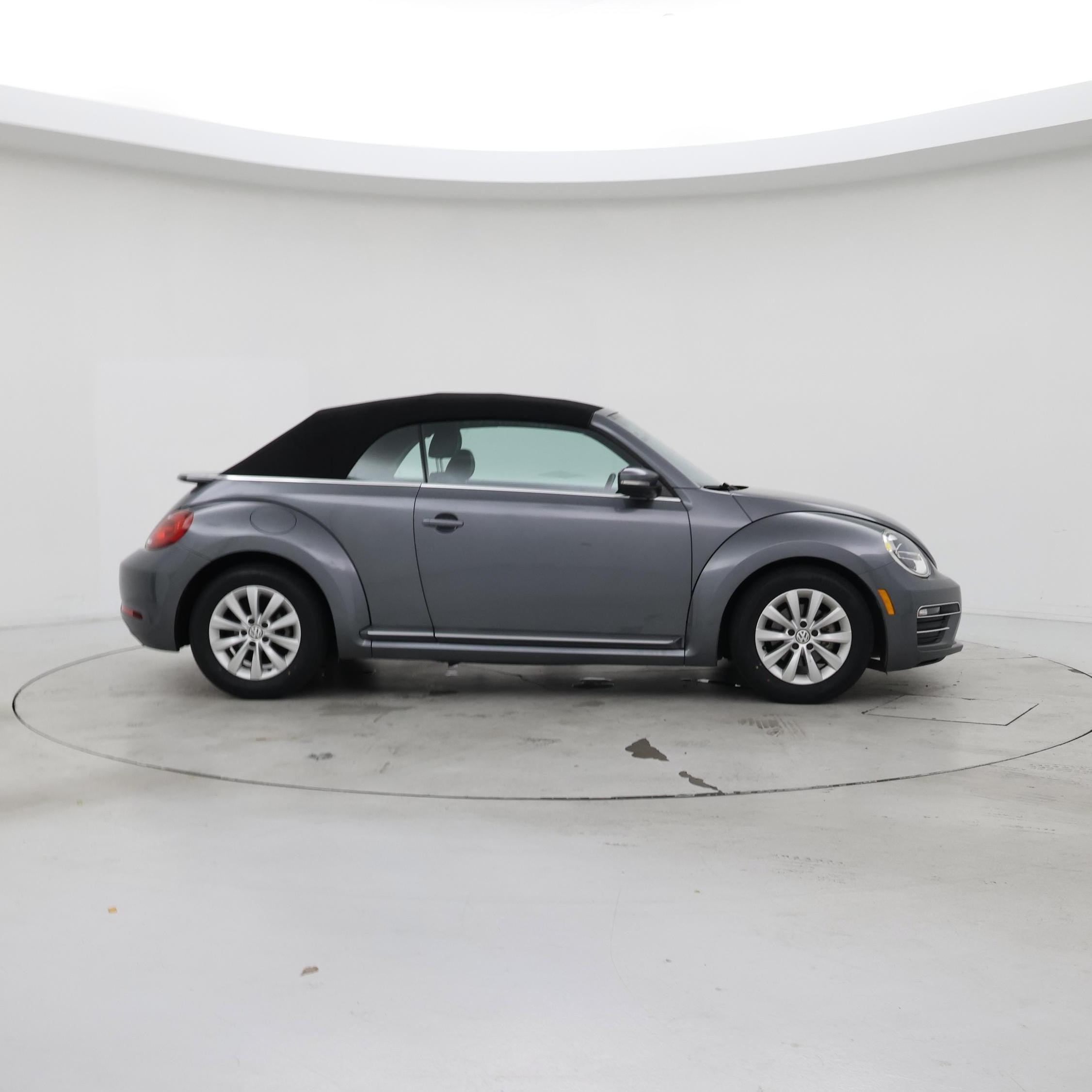 Thumbnail: 2018 Volkswagen Beetle - 7