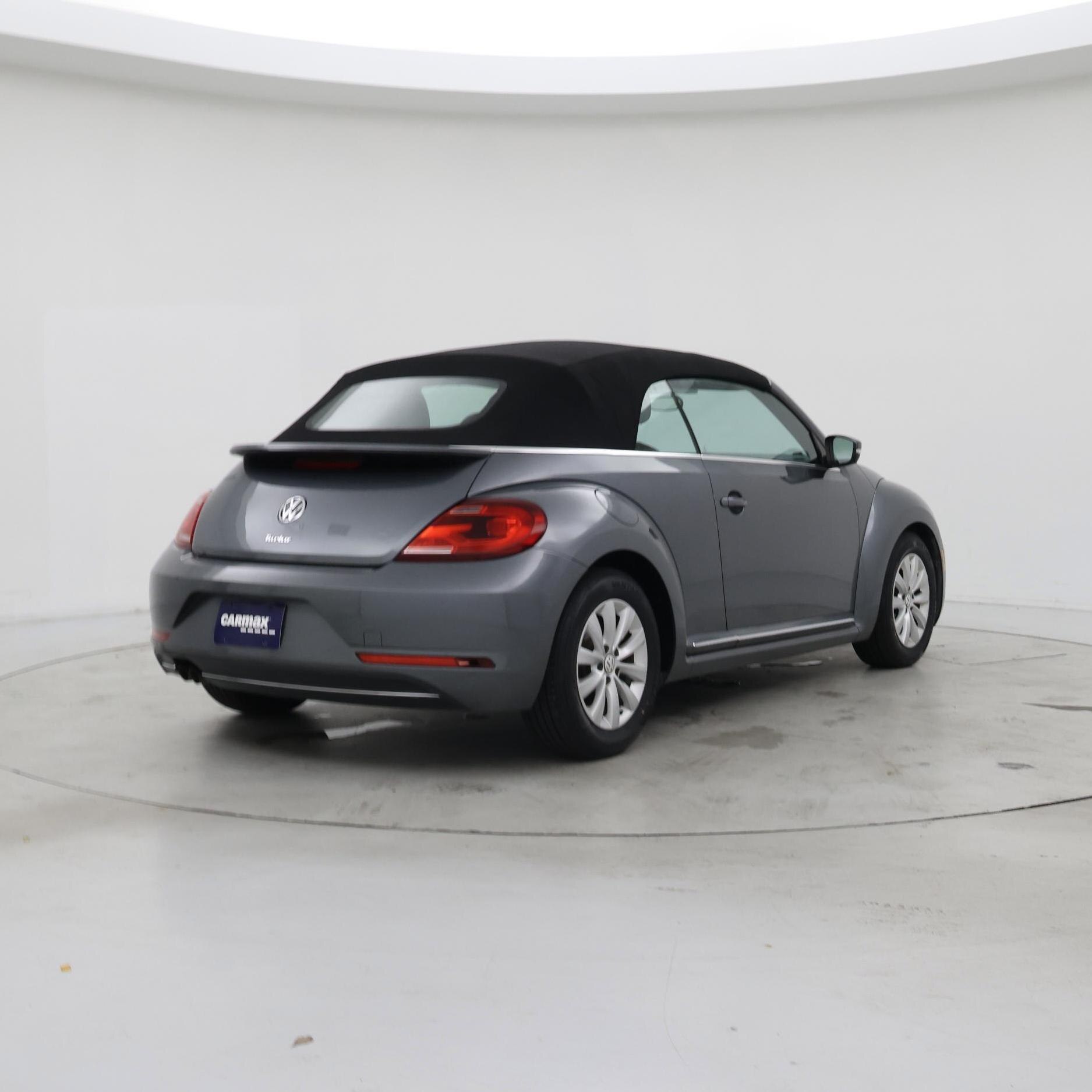 Thumbnail: 2018 Volkswagen Beetle - 8