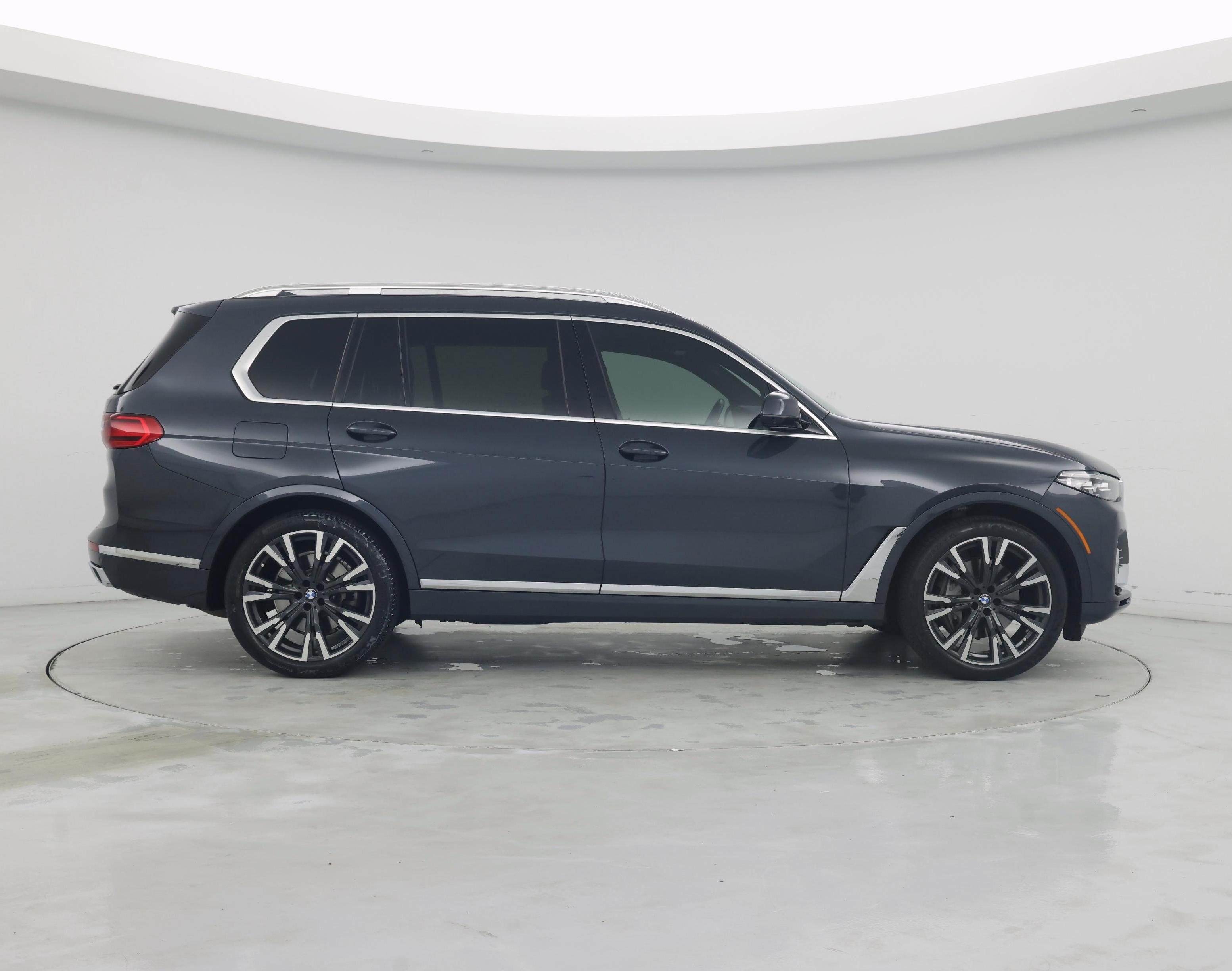 Thumbnail: 2021 BMW X7 - 7