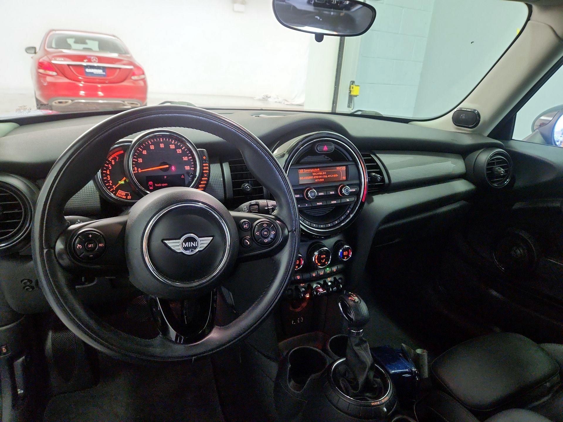 Thumbnail: 2015 MINI Cooper Hardtop - 9