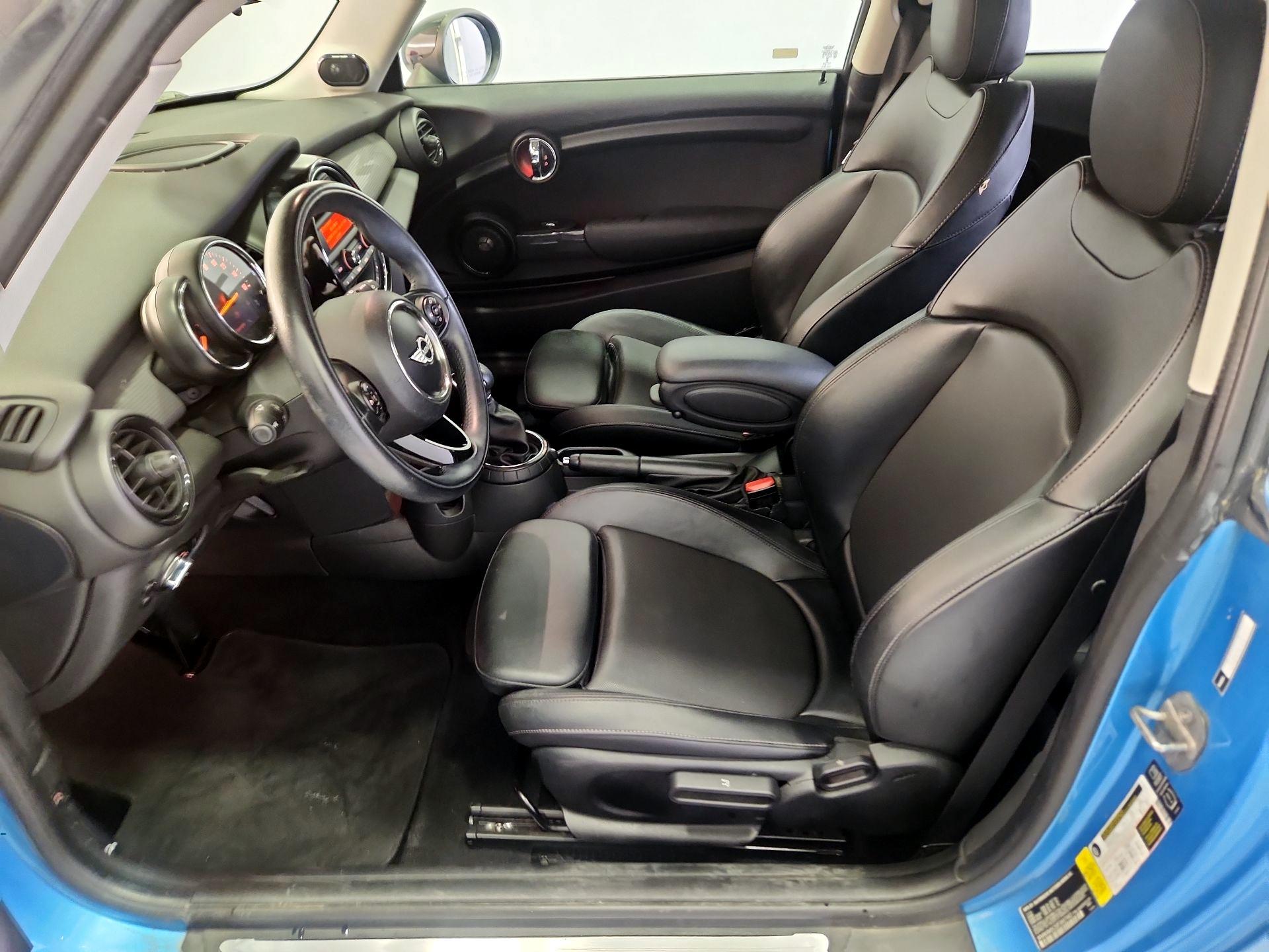 Thumbnail: 2015 MINI Cooper Hardtop - 11