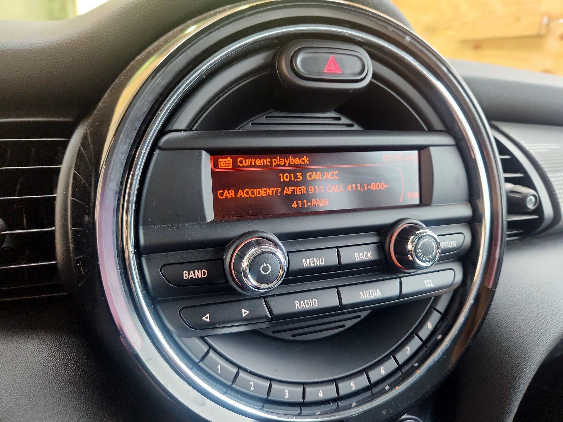 Thumbnail: 2015 MINI Cooper Hardtop - 14