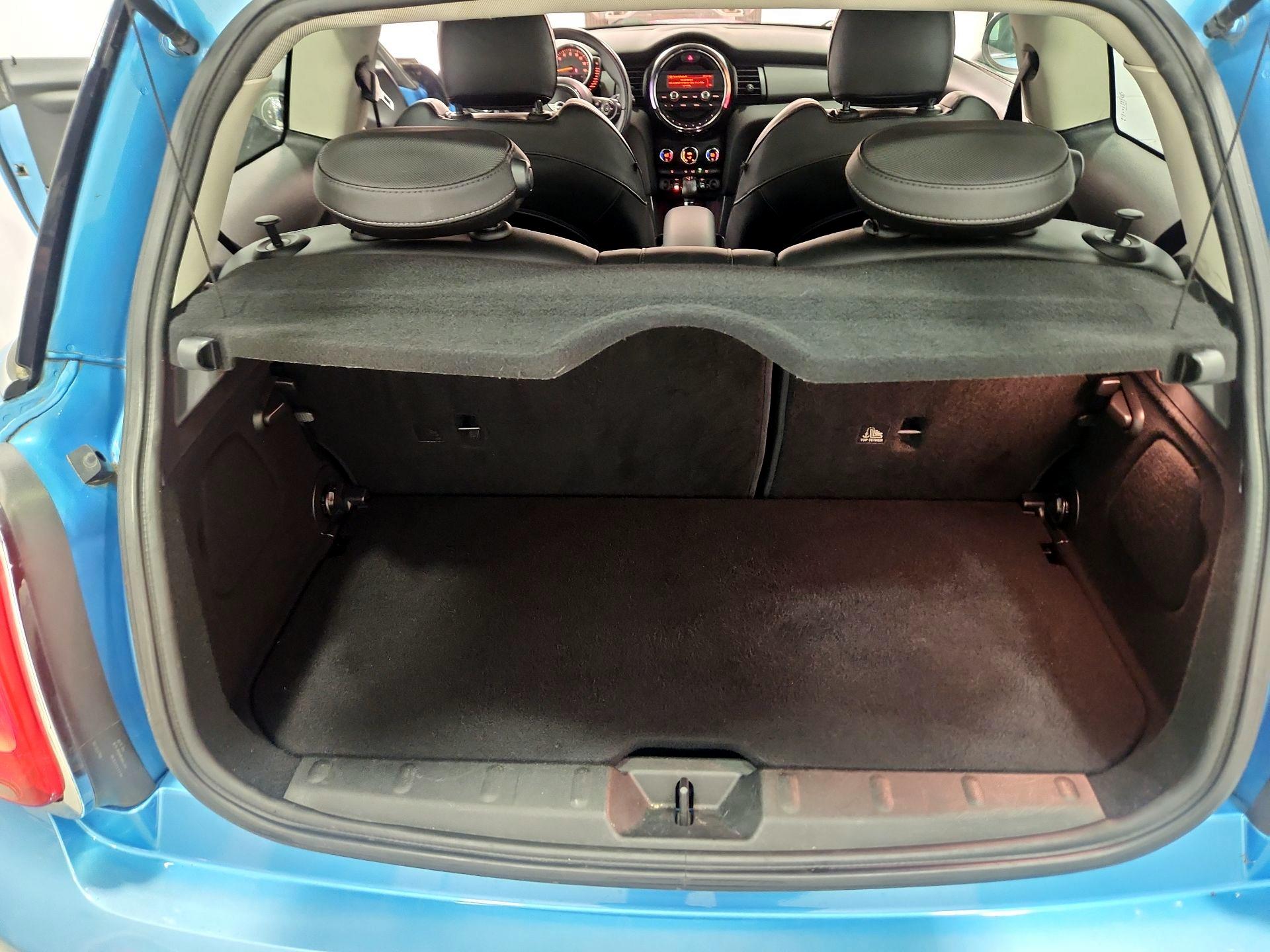 Thumbnail: 2015 MINI Cooper Hardtop - 18