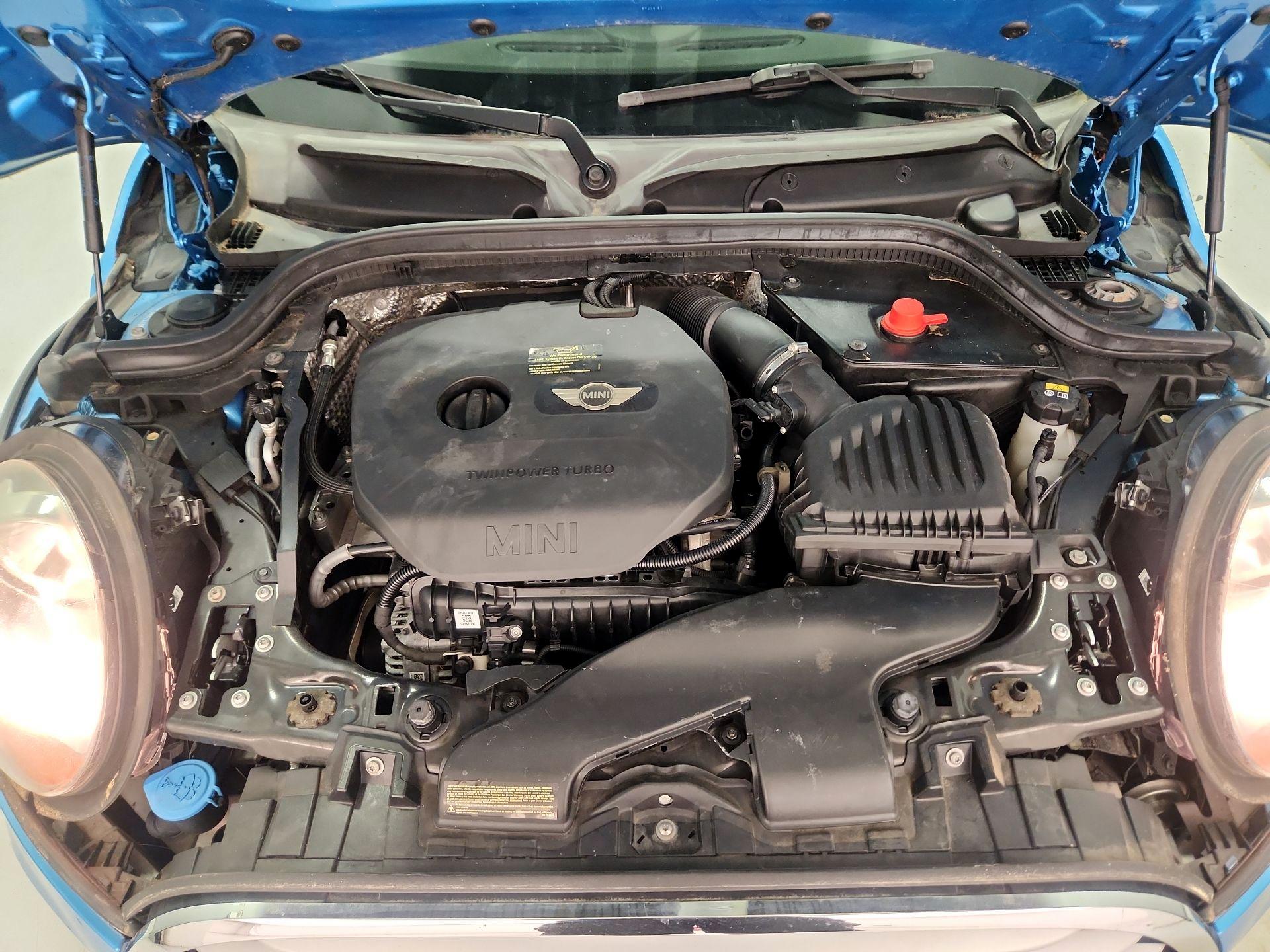 Thumbnail: 2015 MINI Cooper Hardtop - 19