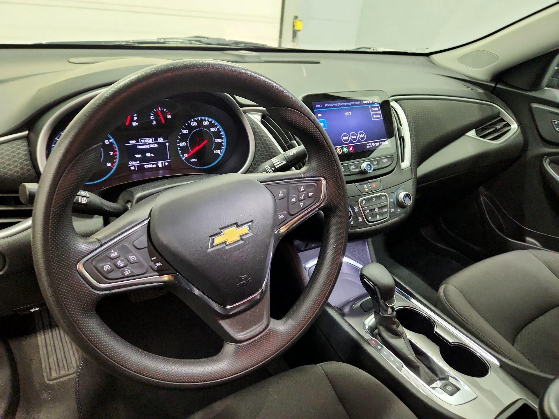 Thumbnail: 2023 Chevrolet Malibu - 9