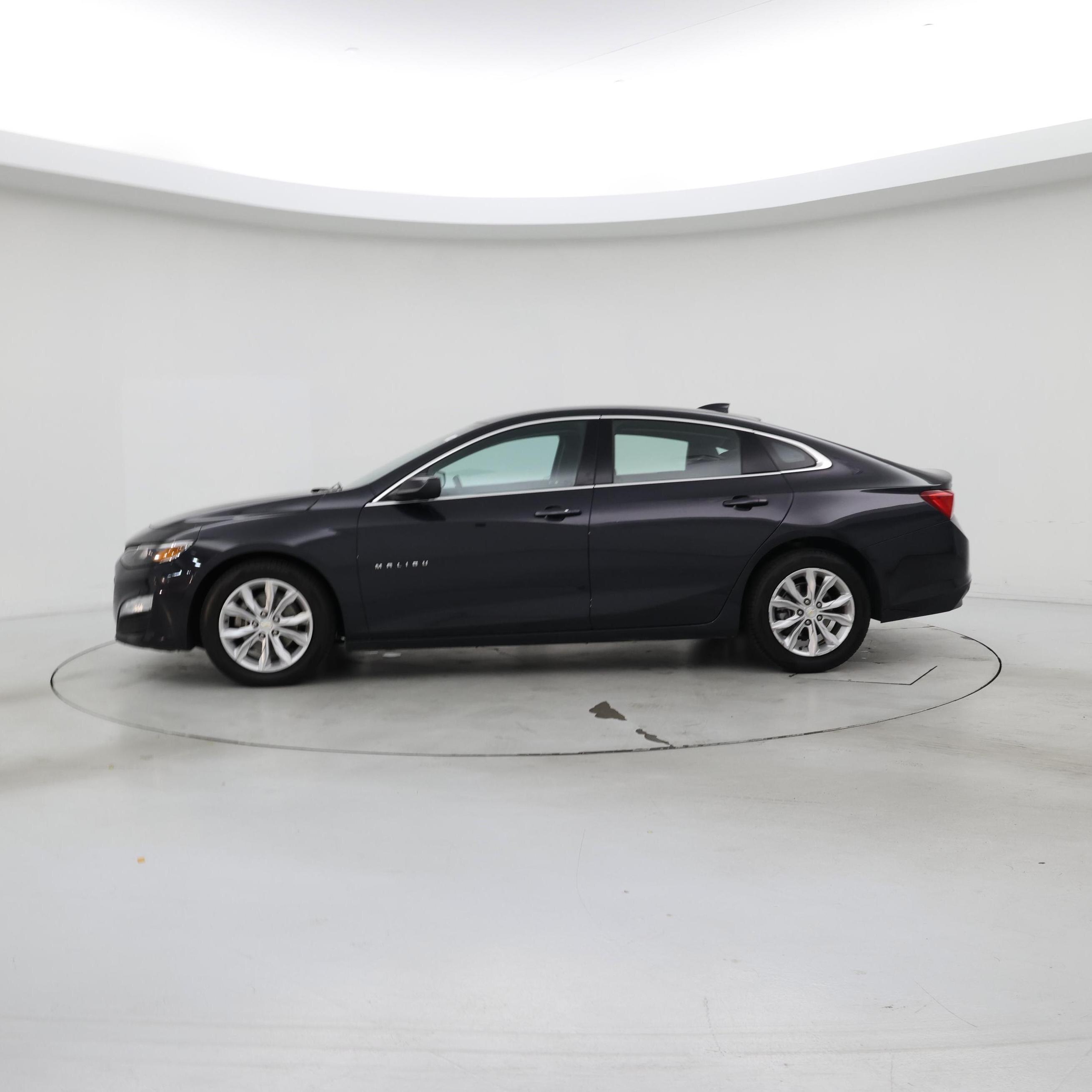 Thumbnail: 2023 Chevrolet Malibu - 3