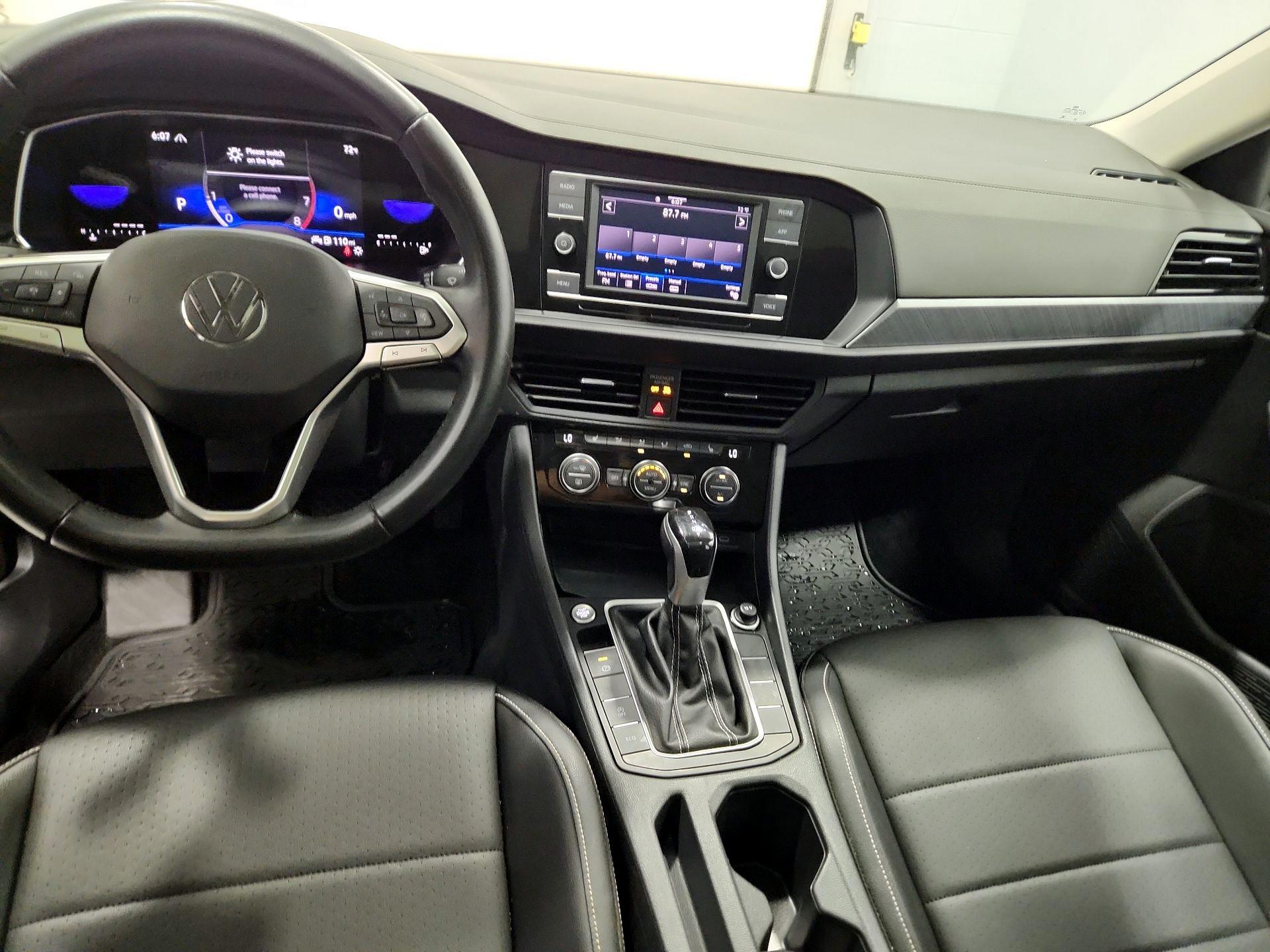 Thumbnail: 2023 Volkswagen Jetta - 9