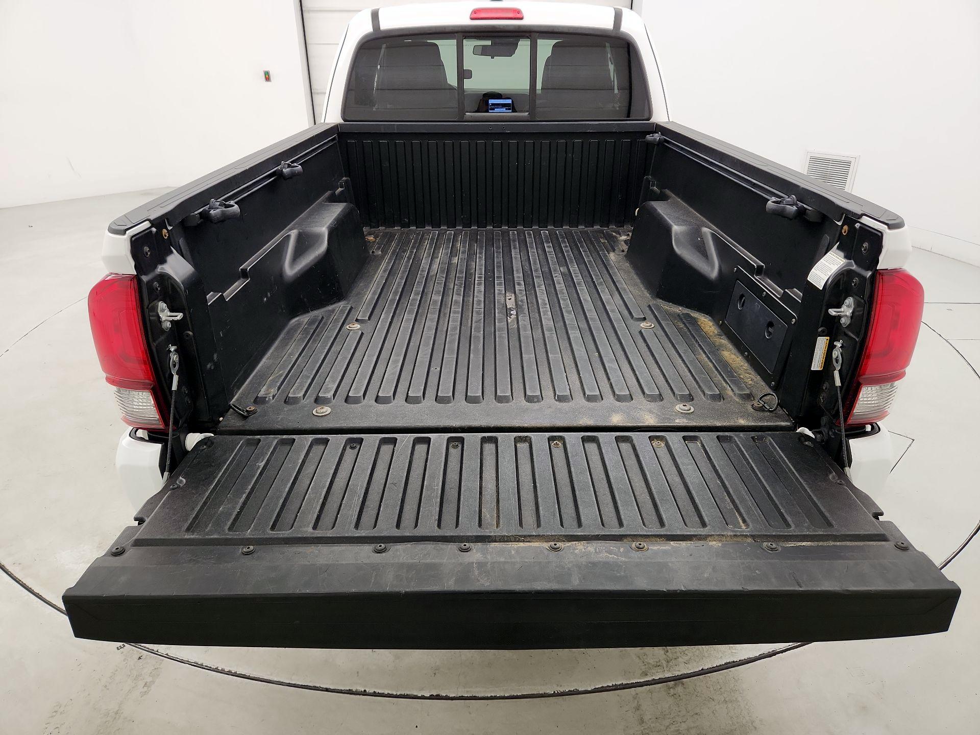 Thumbnail: 2021 Toyota Tacoma - 19