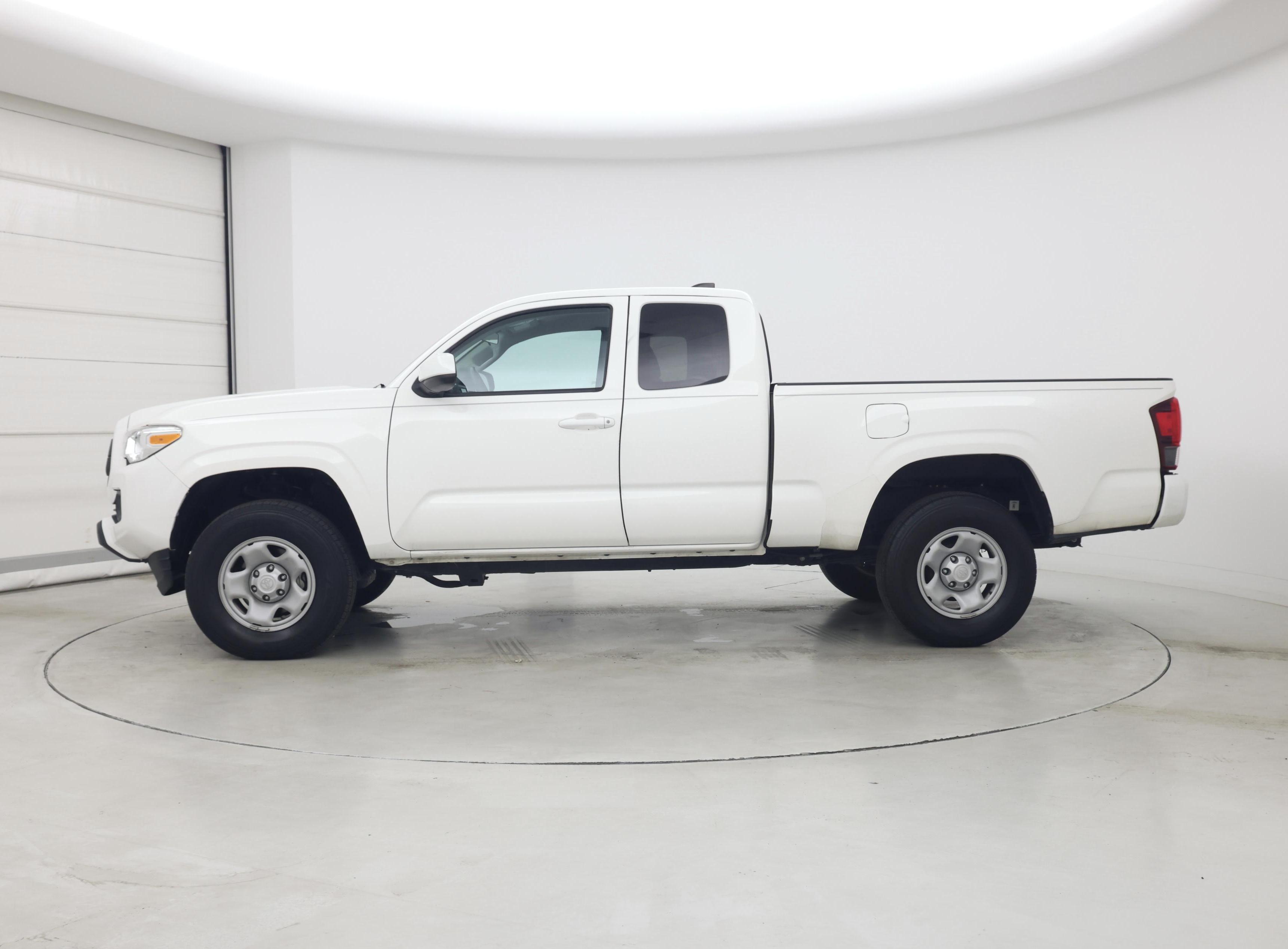 Thumbnail: 2021 Toyota Tacoma - 3