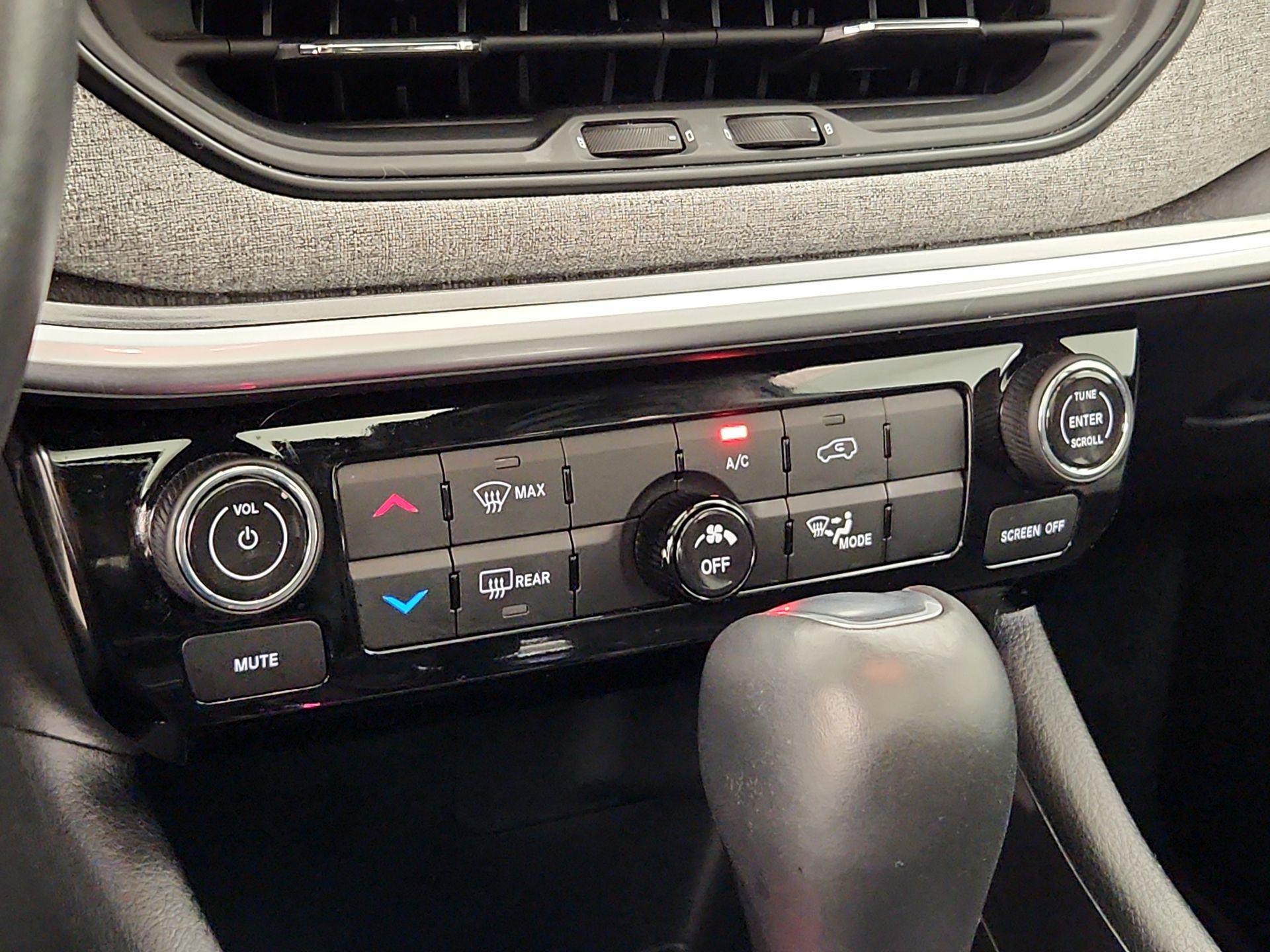 Thumbnail: 2022 Jeep Compass - 16
