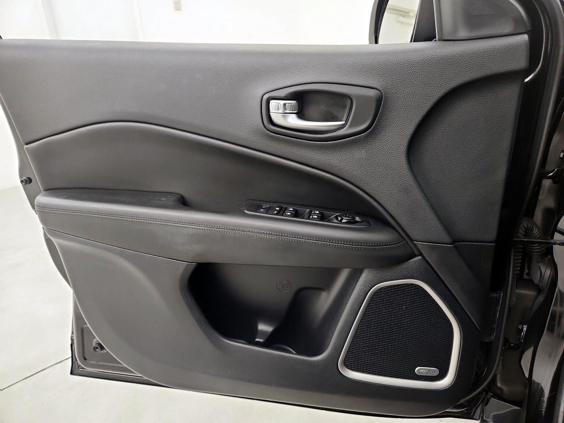 Thumbnail: 2021 Jeep Compass - 12
