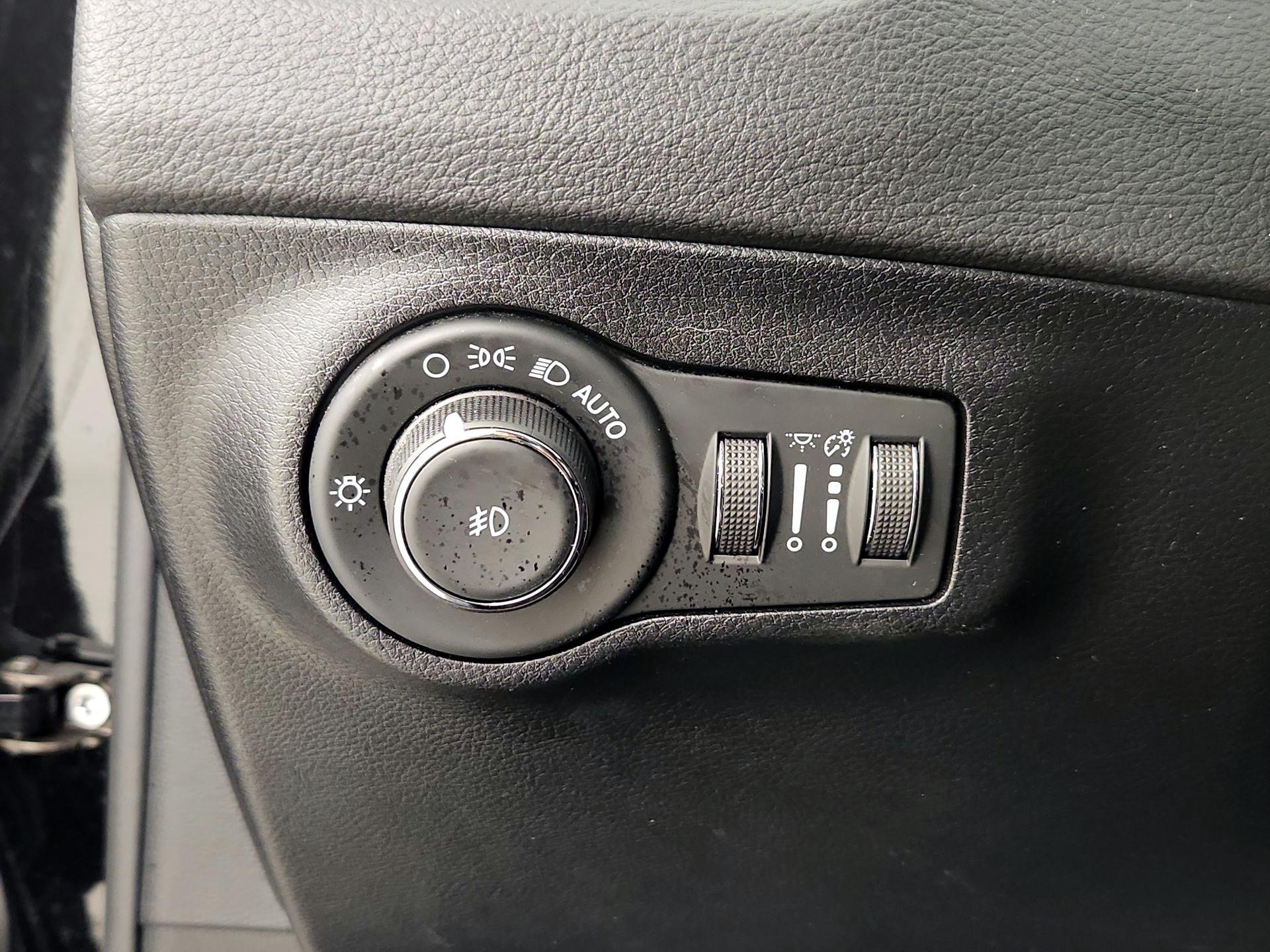 Thumbnail: 2021 Jeep Compass - 13