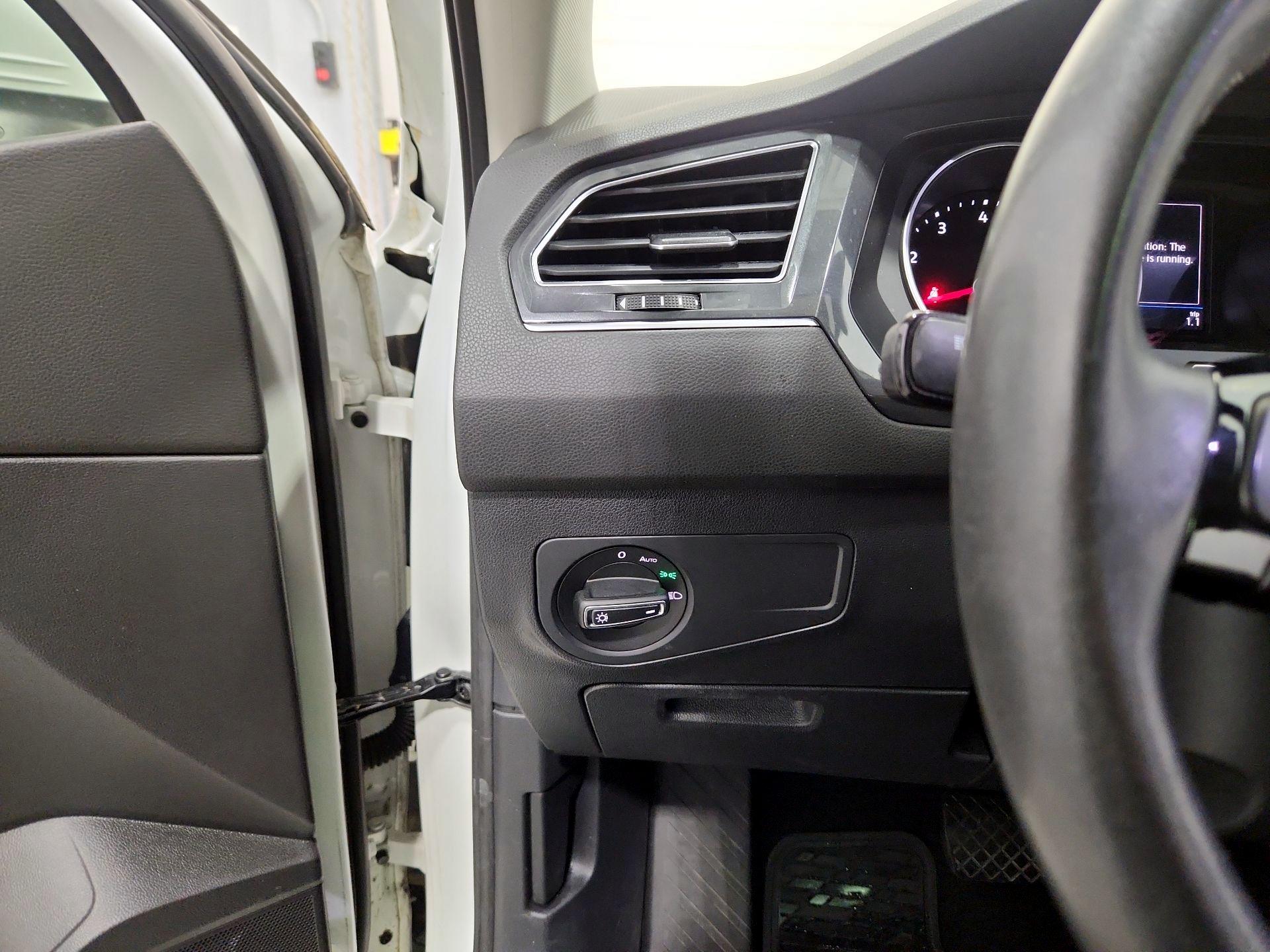 Thumbnail: 2021 Volkswagen Tiguan - 13