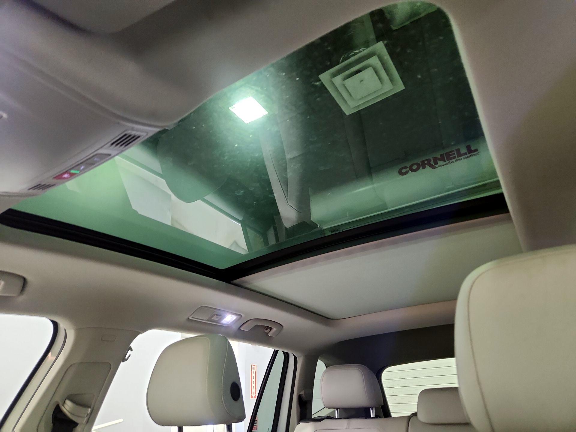 Thumbnail: 2021 Volkswagen Tiguan - 19