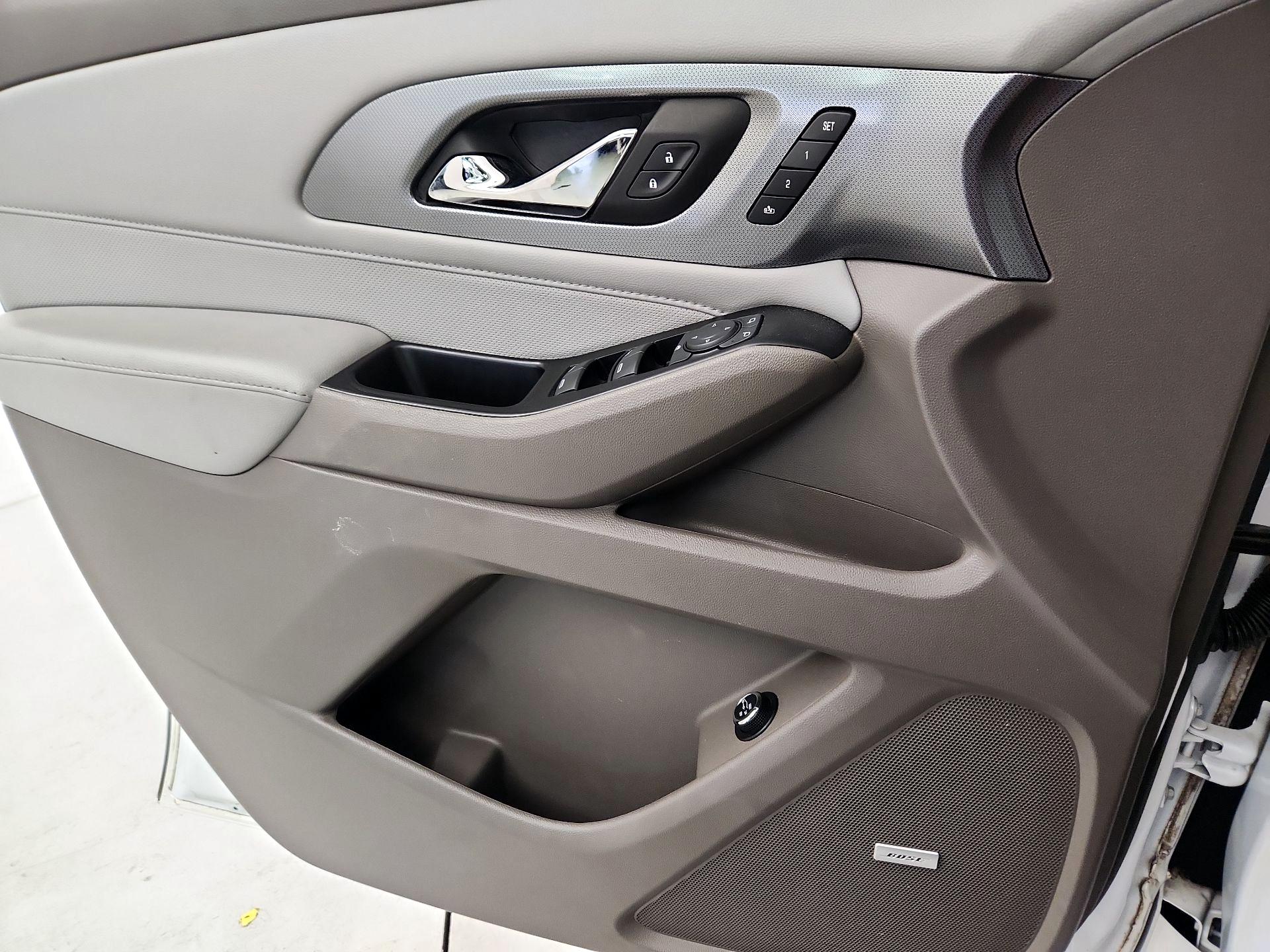 Thumbnail: 2019 Chevrolet Traverse - 10