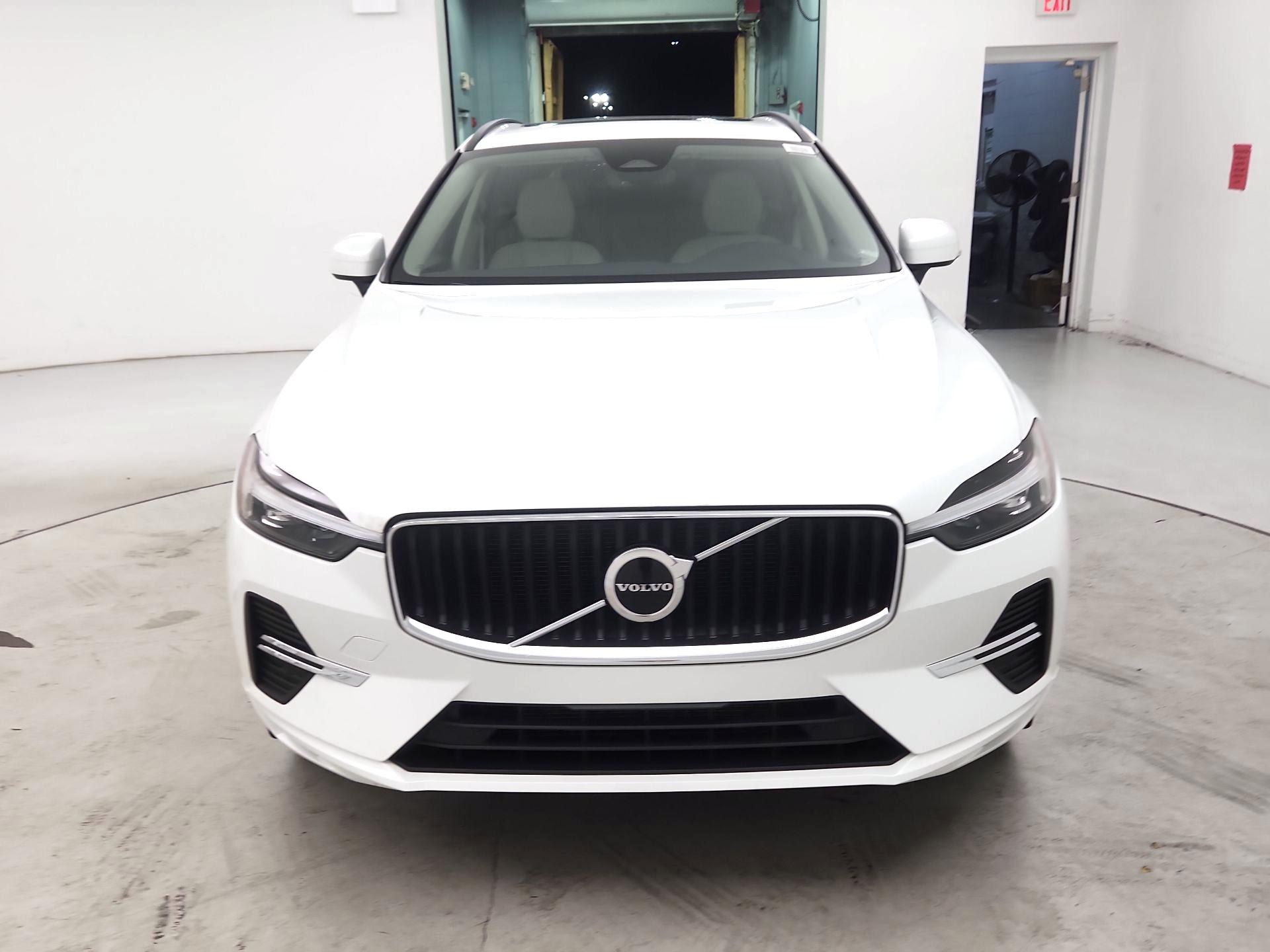 Thumbnail: 2022 Volvo XC60 - 2