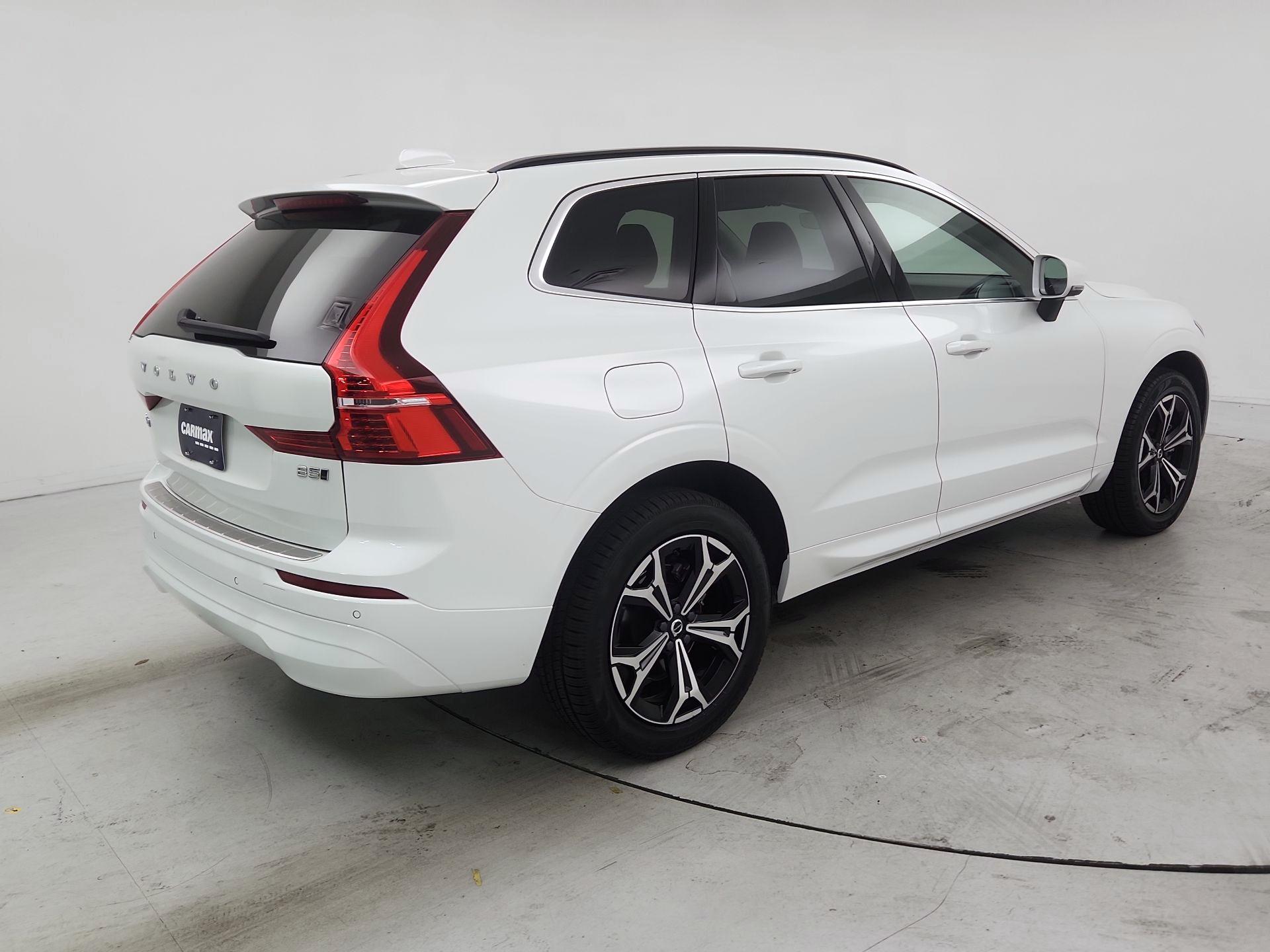 Thumbnail: 2022 Volvo XC60 - 5