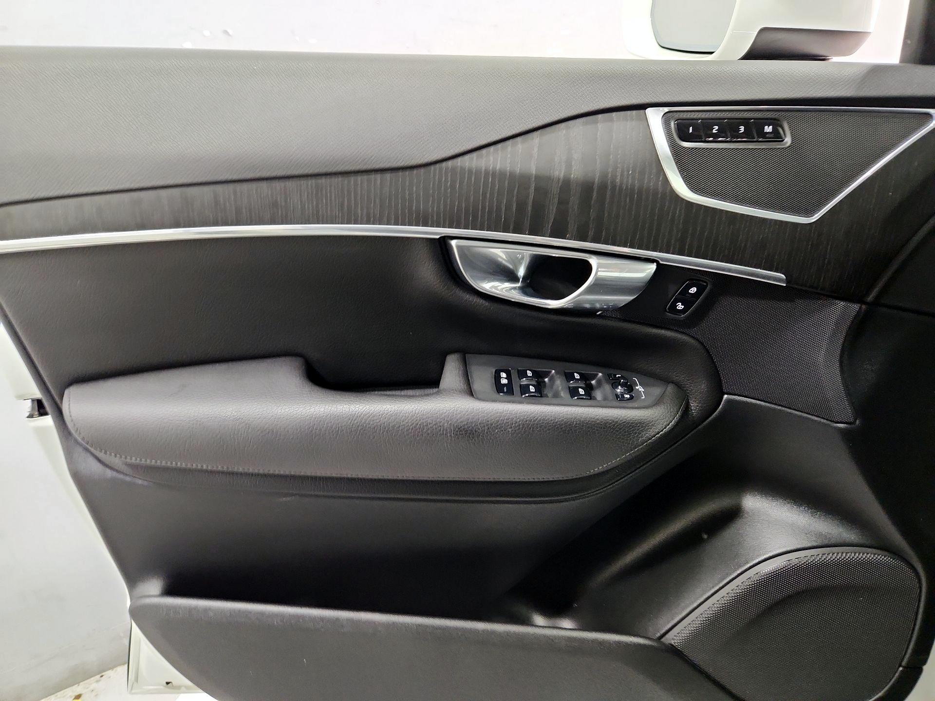 Thumbnail: 2020 Volvo XC90 - 12
