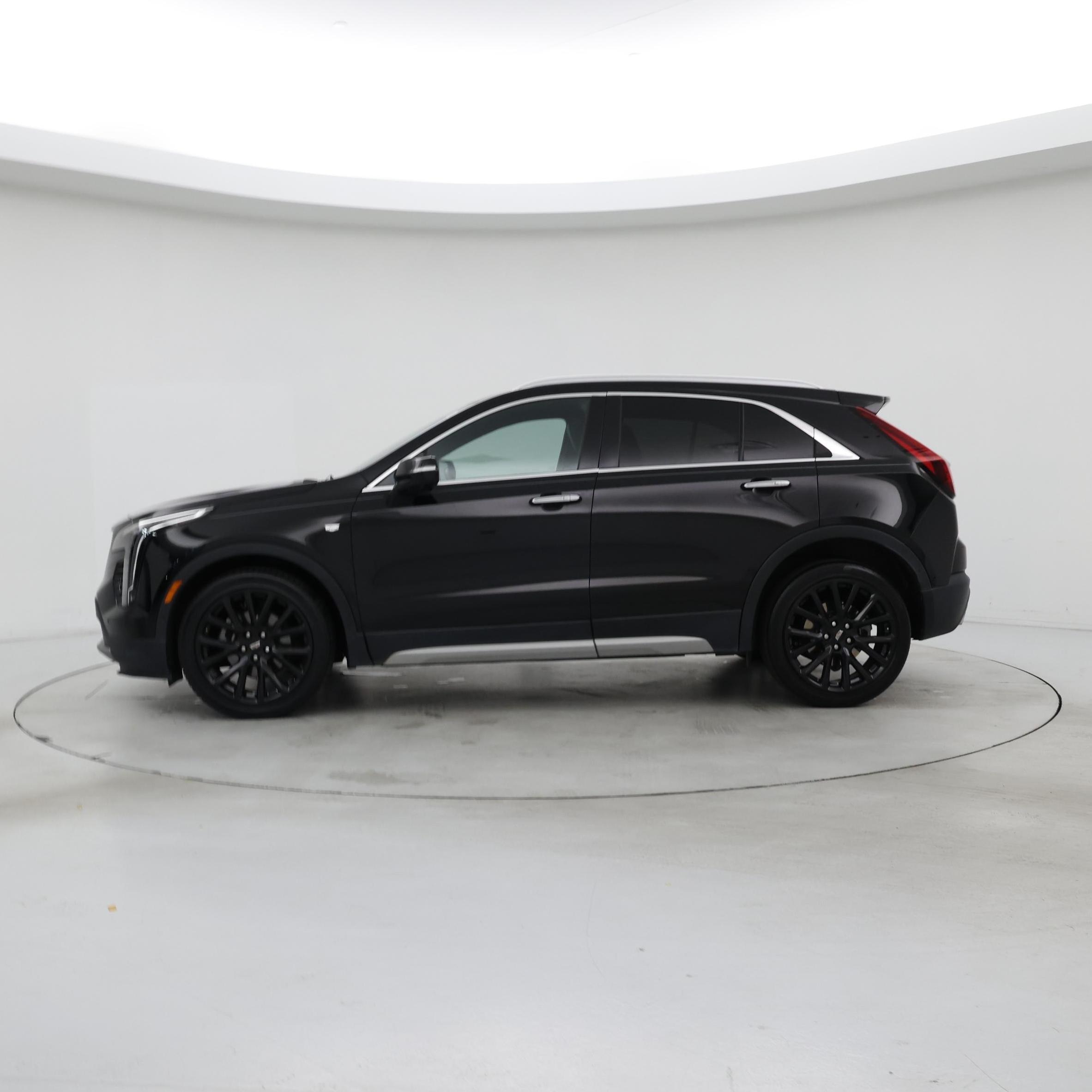 Thumbnail: 2019 Cadillac XT4 - 3