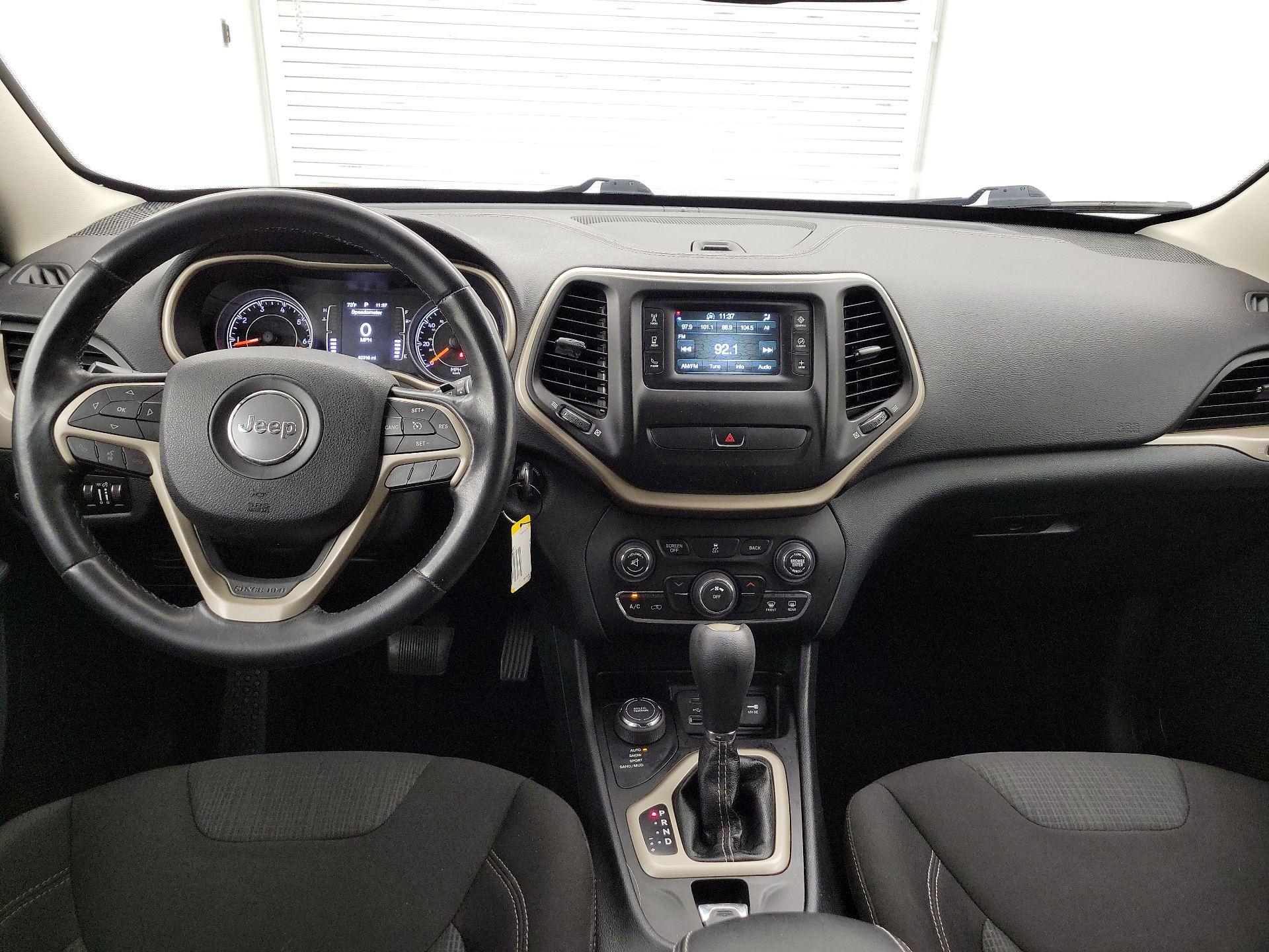 Thumbnail: 2015 Jeep Cherokee - 9
