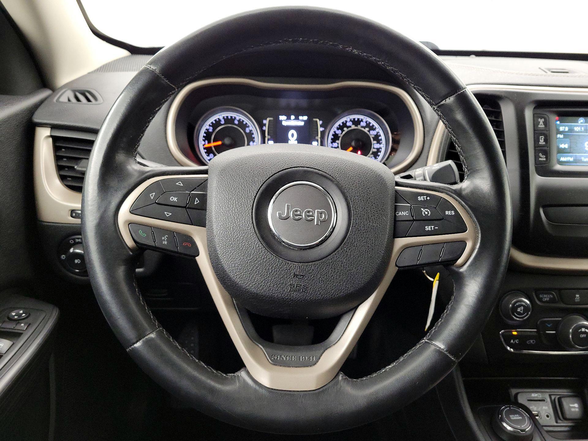 Thumbnail: 2015 Jeep Cherokee - 10