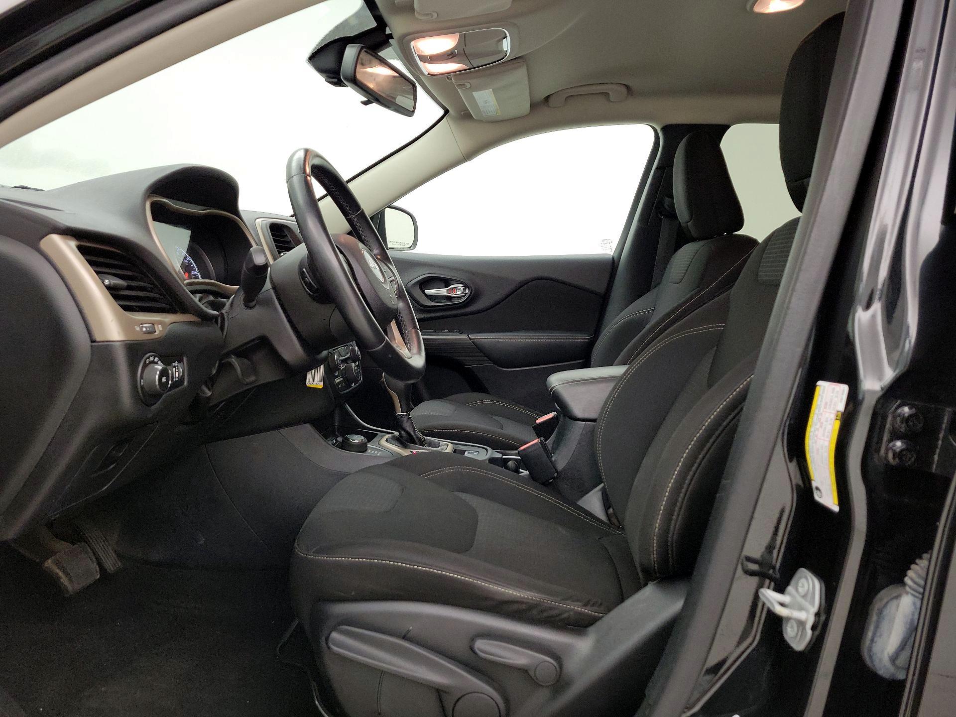 Thumbnail: 2015 Jeep Cherokee - 11