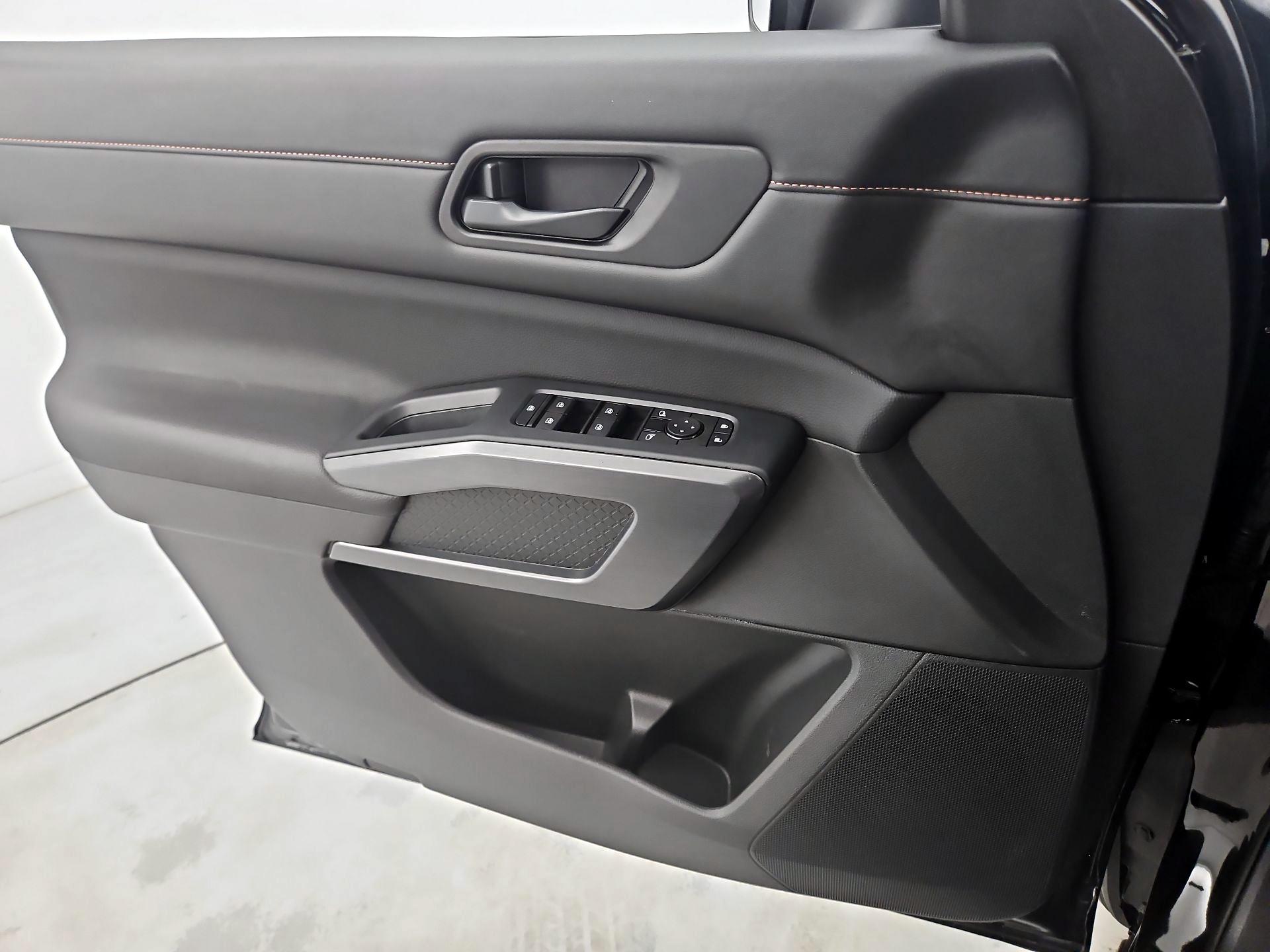 Thumbnail: 2024 Nissan Pathfinder - 12