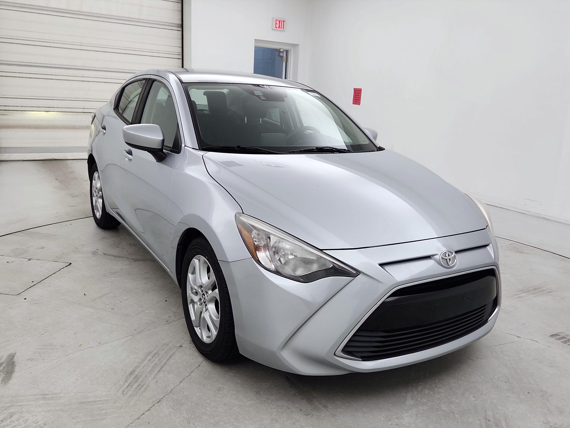 Thumbnail: 2017 Toyota Yaris iA - 1
