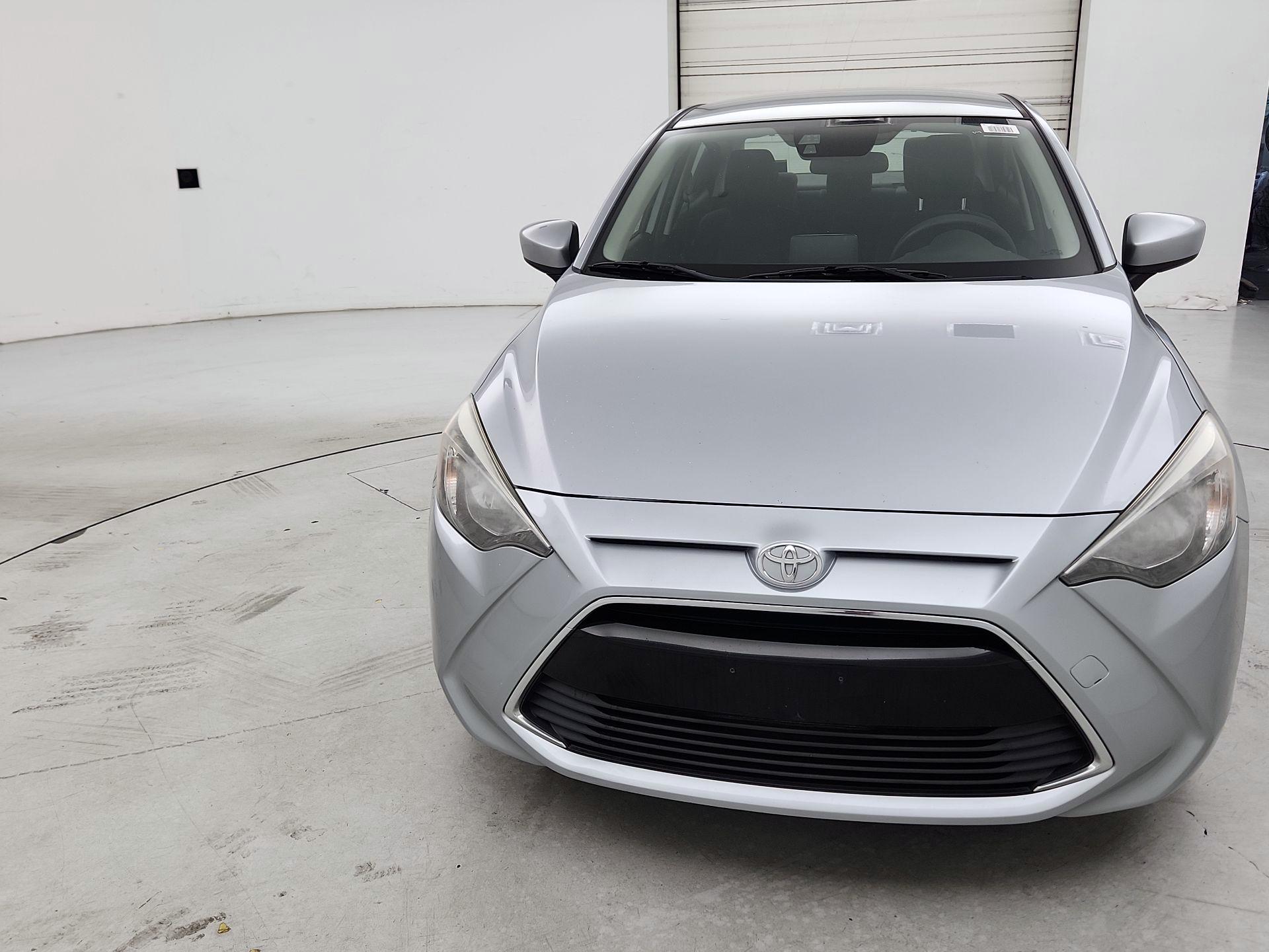 Thumbnail: 2017 Toyota Yaris iA - 2