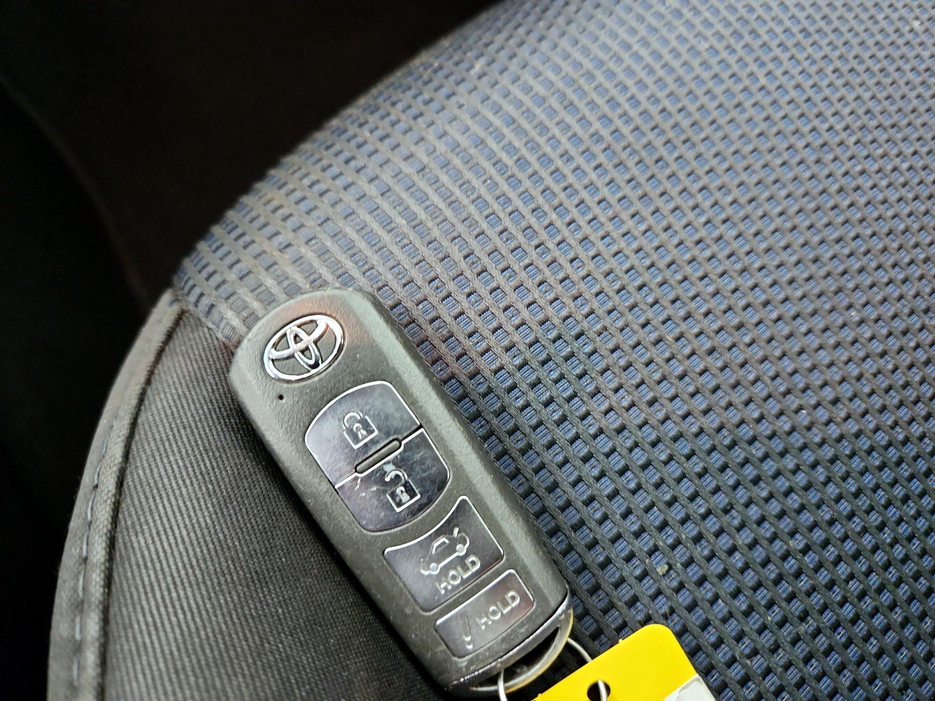 Thumbnail: 2017 Toyota Yaris iA - 20