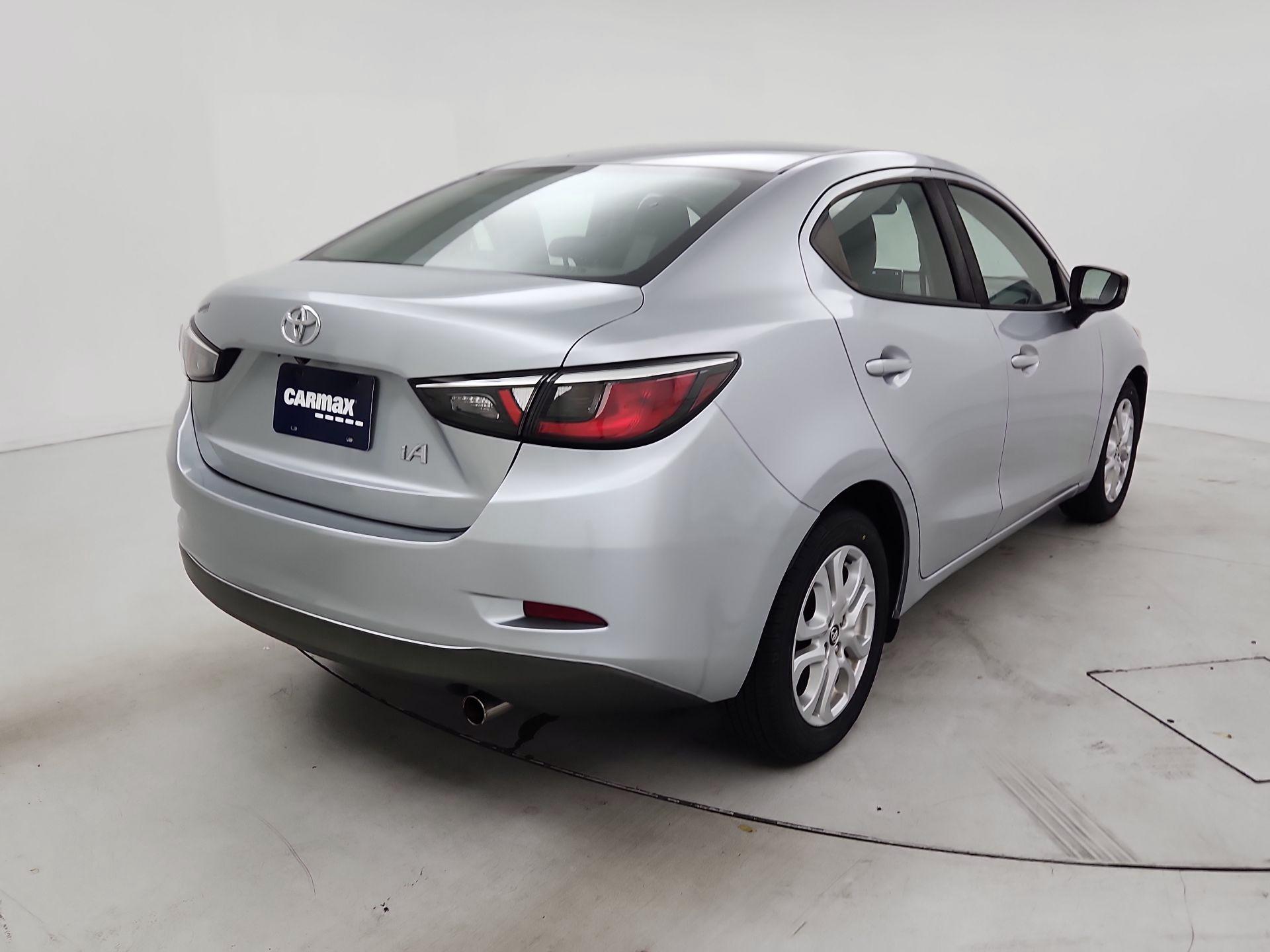 Thumbnail: 2017 Toyota Yaris iA - 5