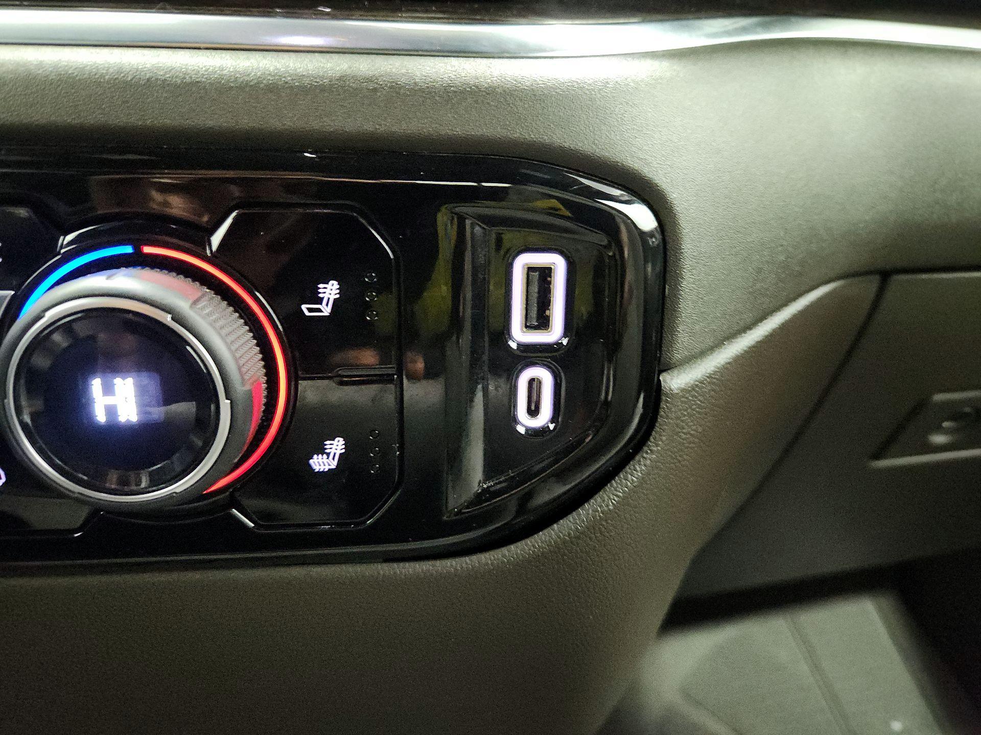 Thumbnail: 2022 Chevrolet Silverado 1500 - 17