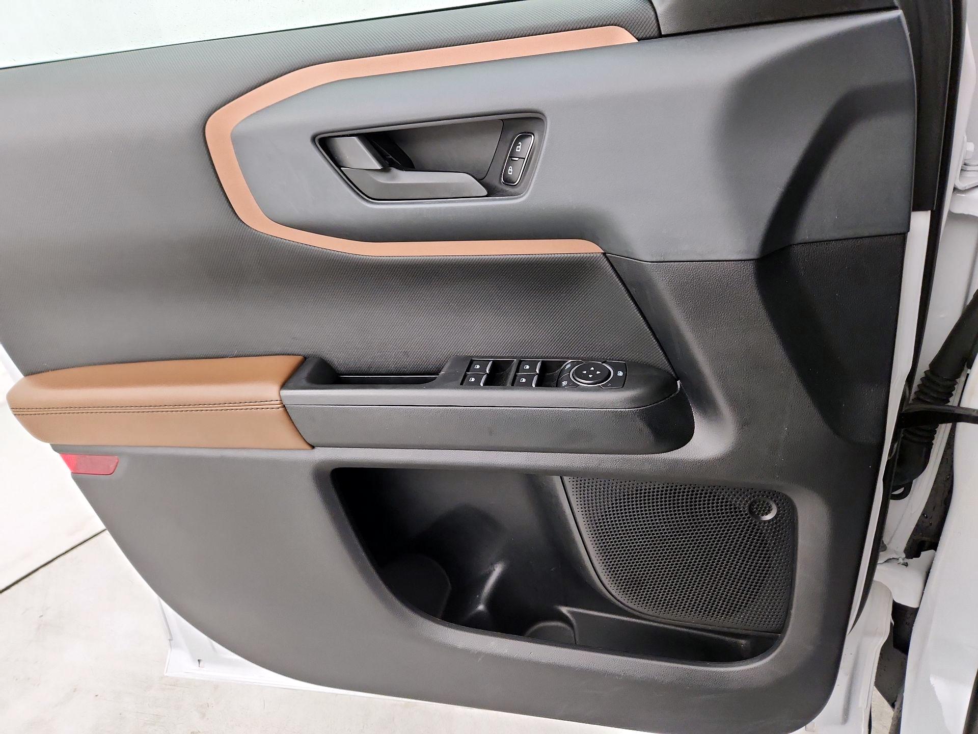 Thumbnail: 2022 Ford Bronco Sport - 12