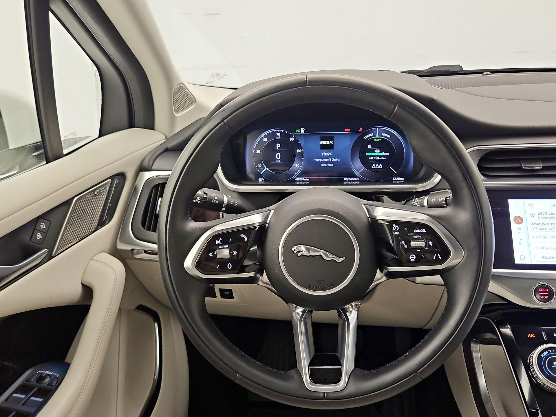 Thumbnail: 2023 Jaguar I-Pace - 10