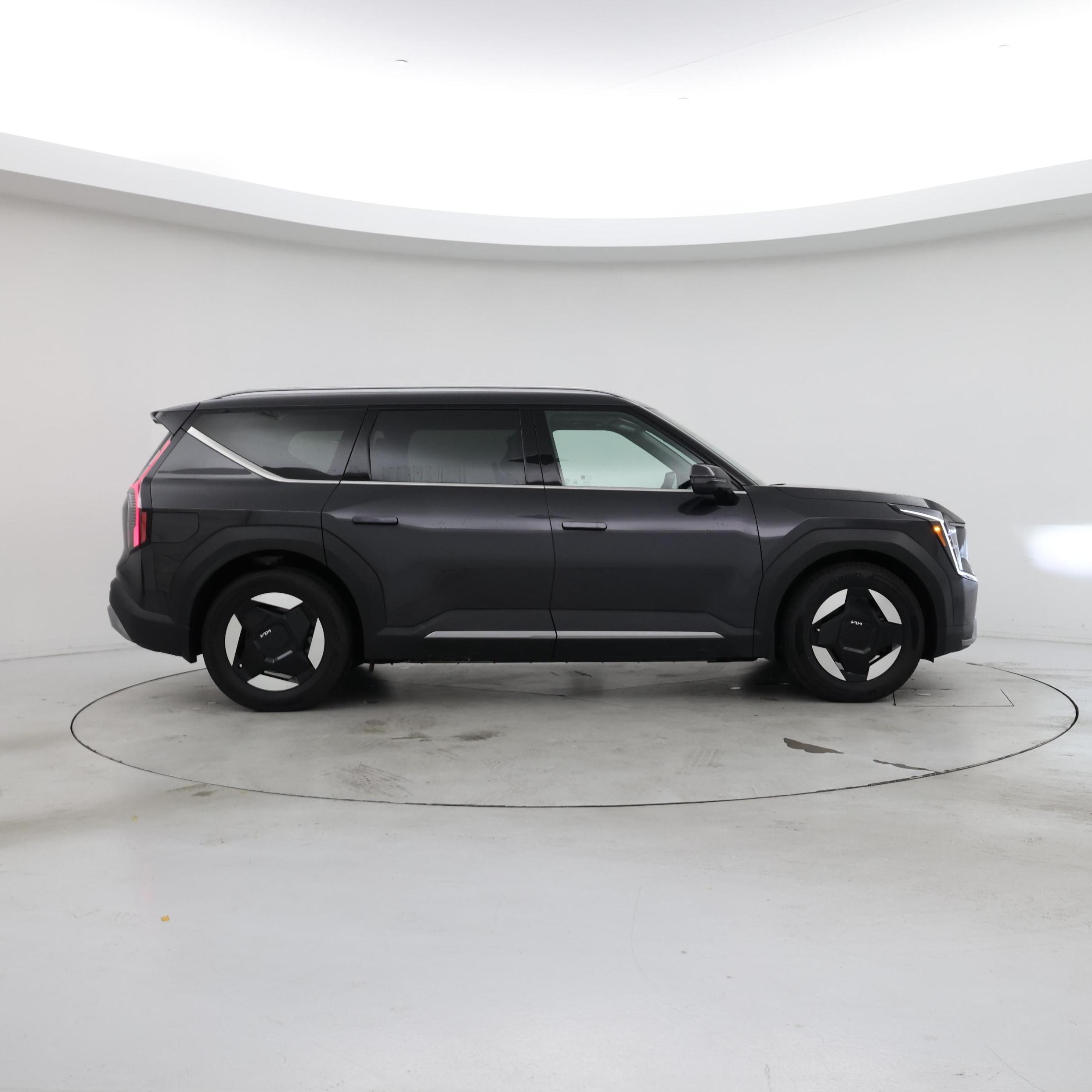 Thumbnail: 2024 Kia EV9 - 7