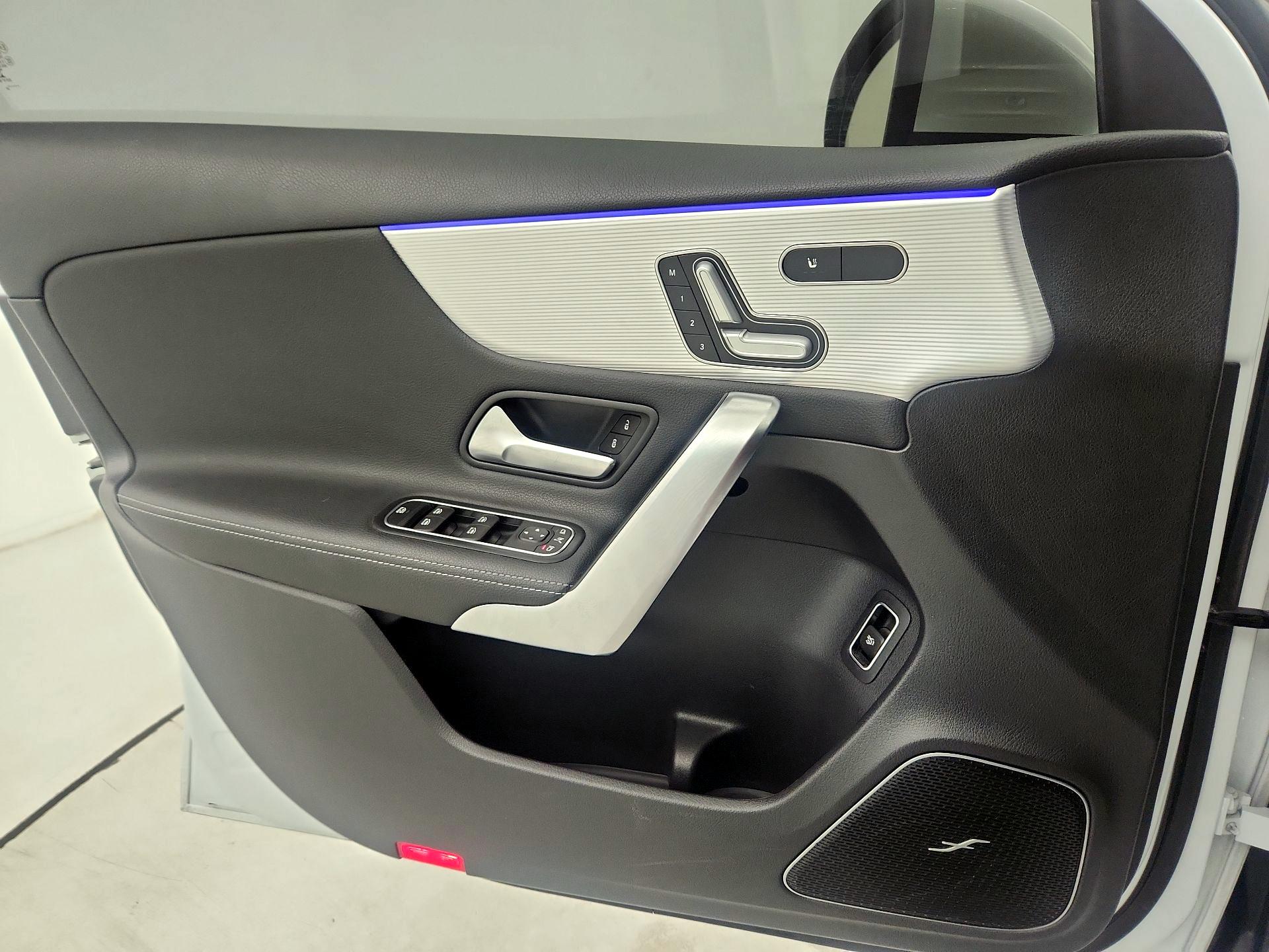 Thumbnail: 2020 Mercedes-Benz A-Class - 10