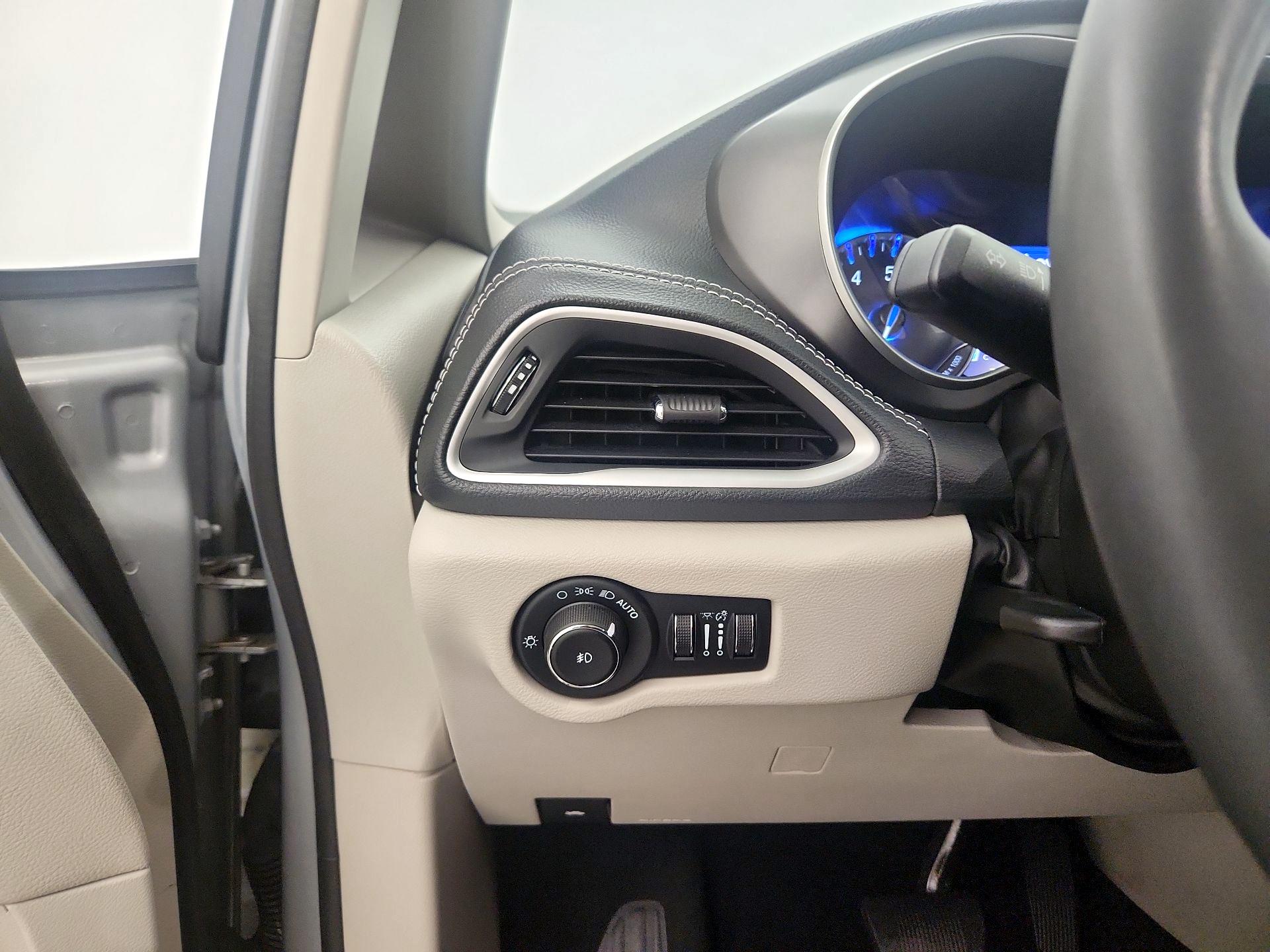 Thumbnail: 2023 Chrysler Pacifica - 13