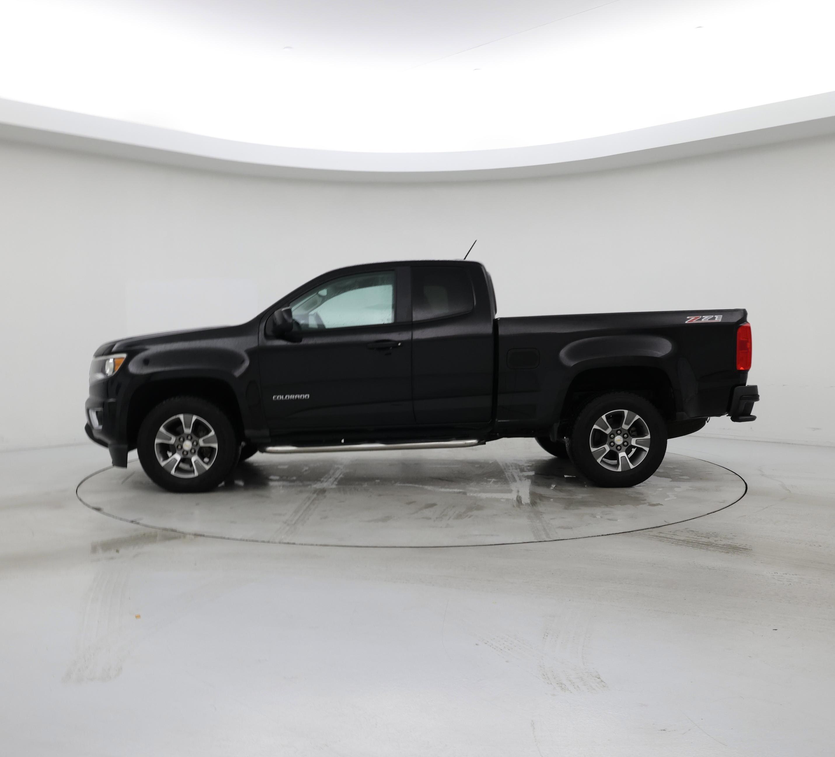 Thumbnail: 2016 Chevrolet Colorado - 3