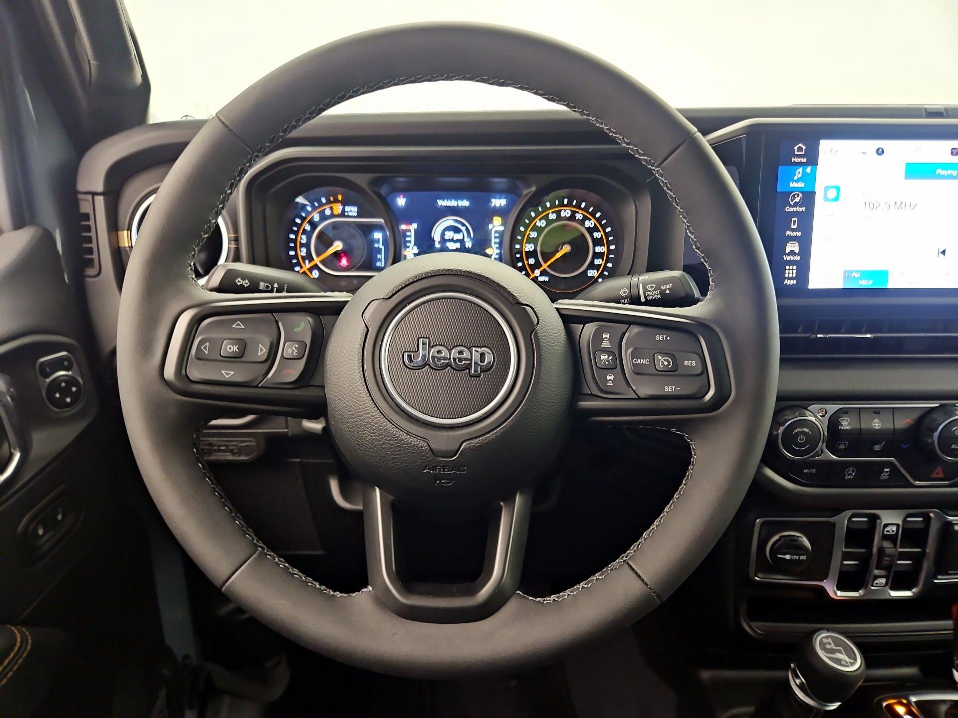 Thumbnail: 2025 Jeep Gladiator - 10