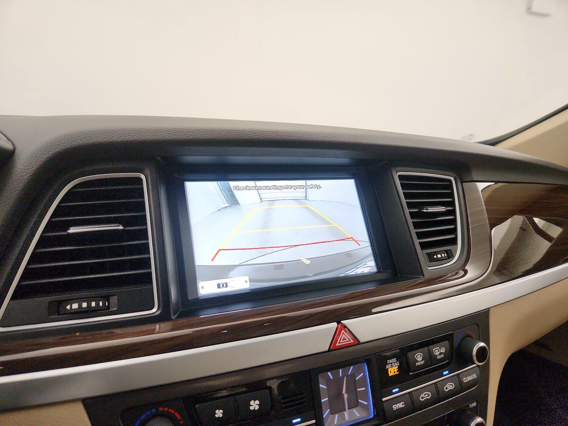 Thumbnail: 2017 Genesis G80 - 15