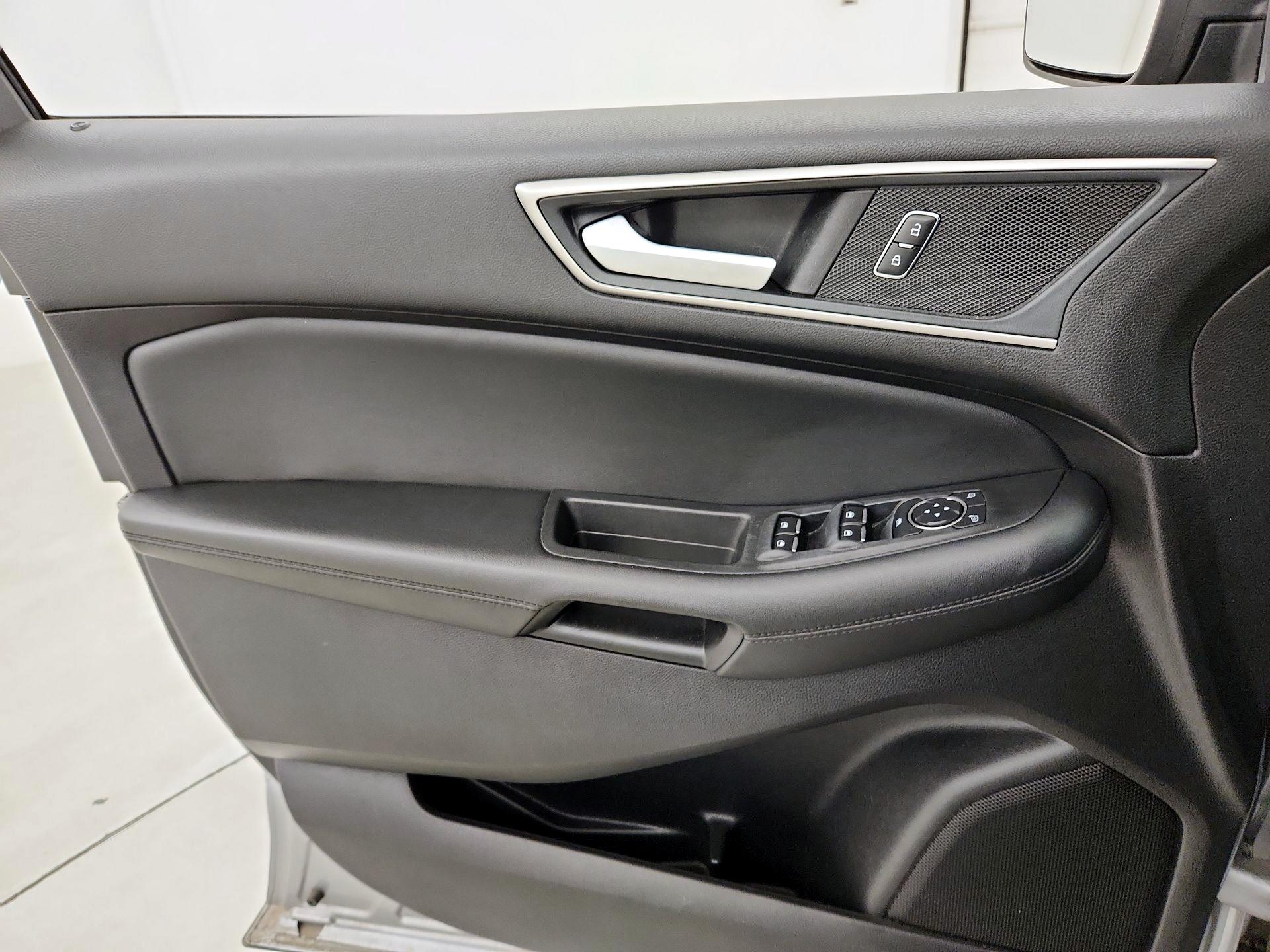 Thumbnail: 2021 Ford Edge - 12