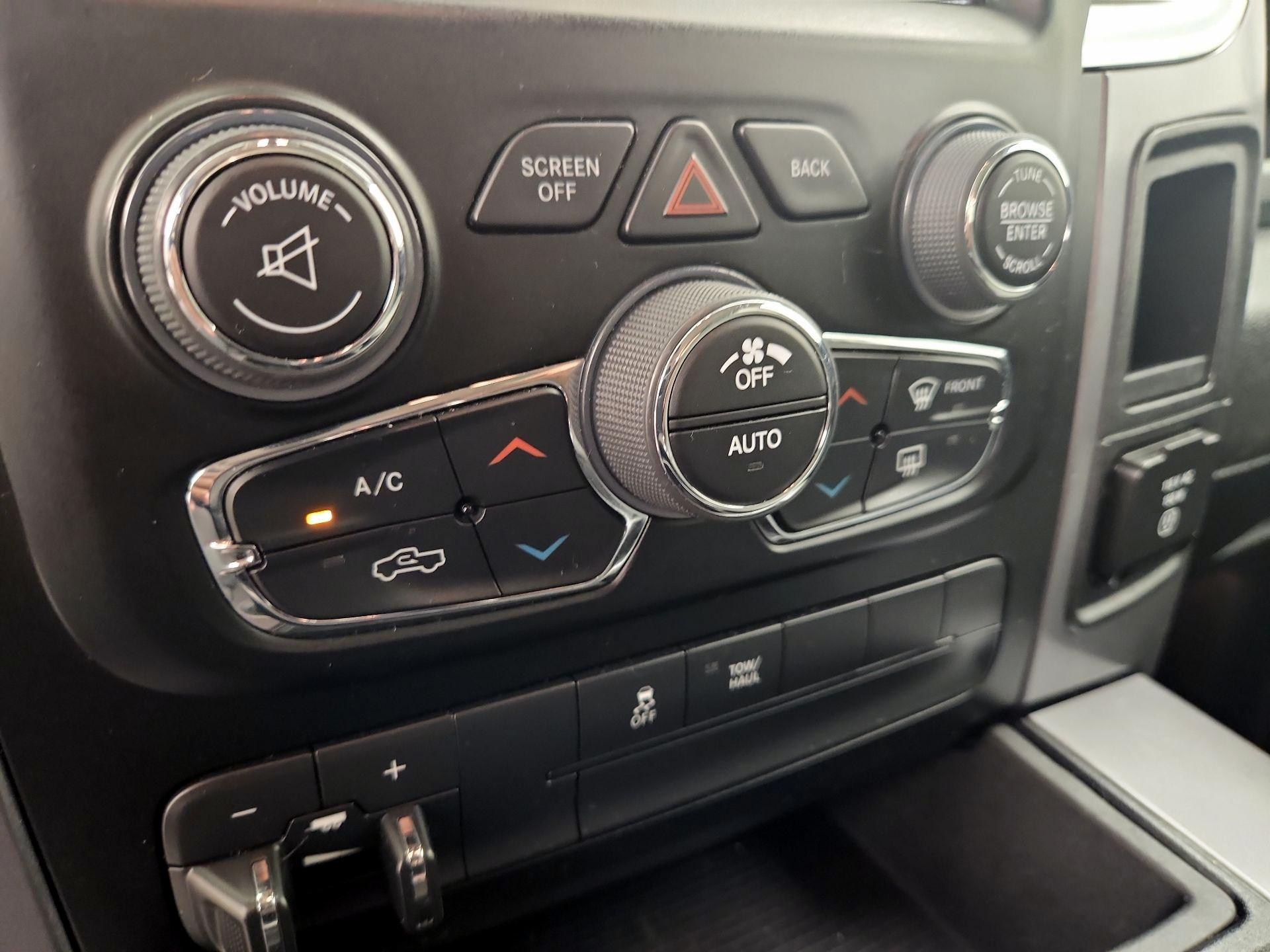 Thumbnail: 2022 RAM 1500 Classic - 17