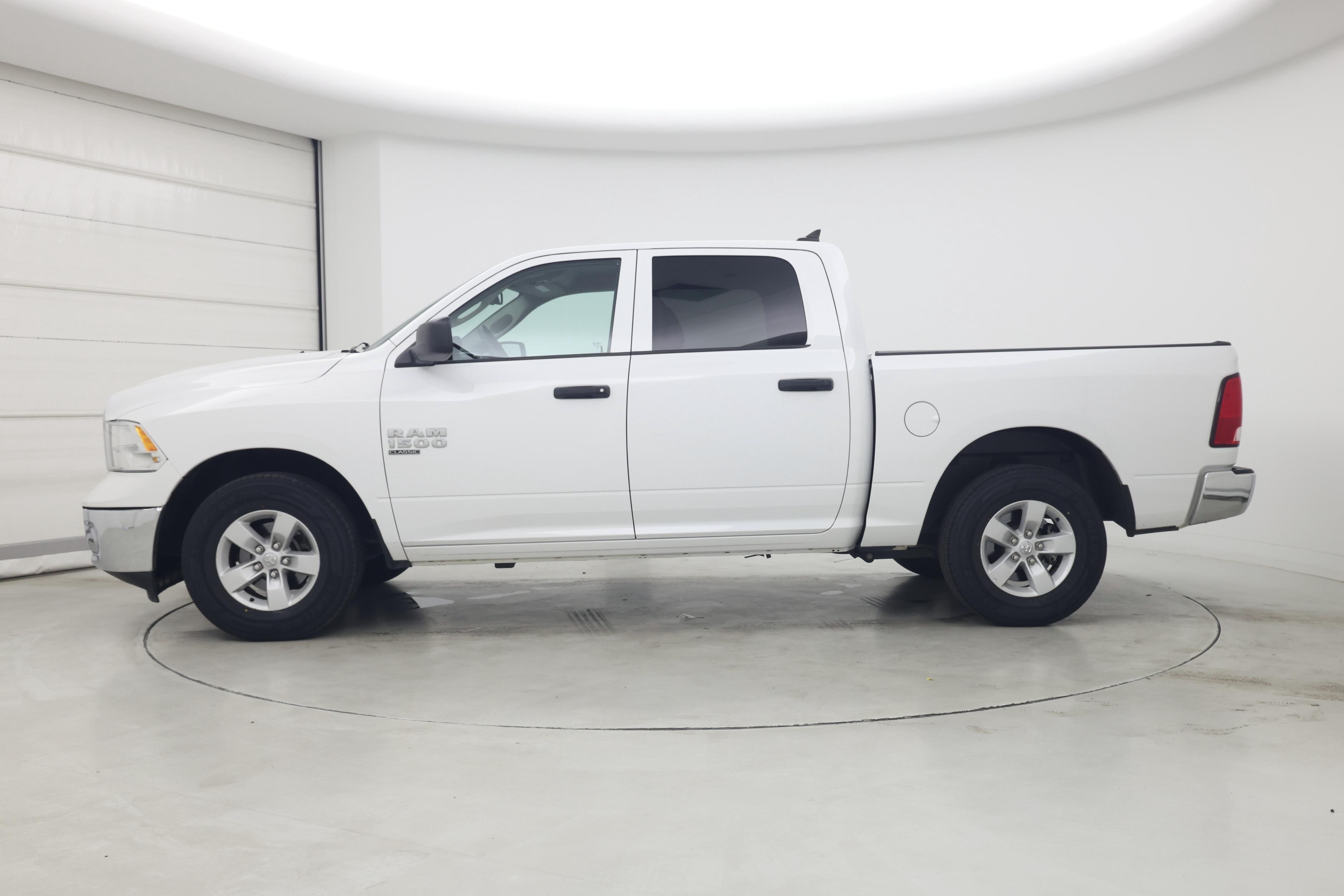 Thumbnail: 2022 RAM 1500 Classic - 3